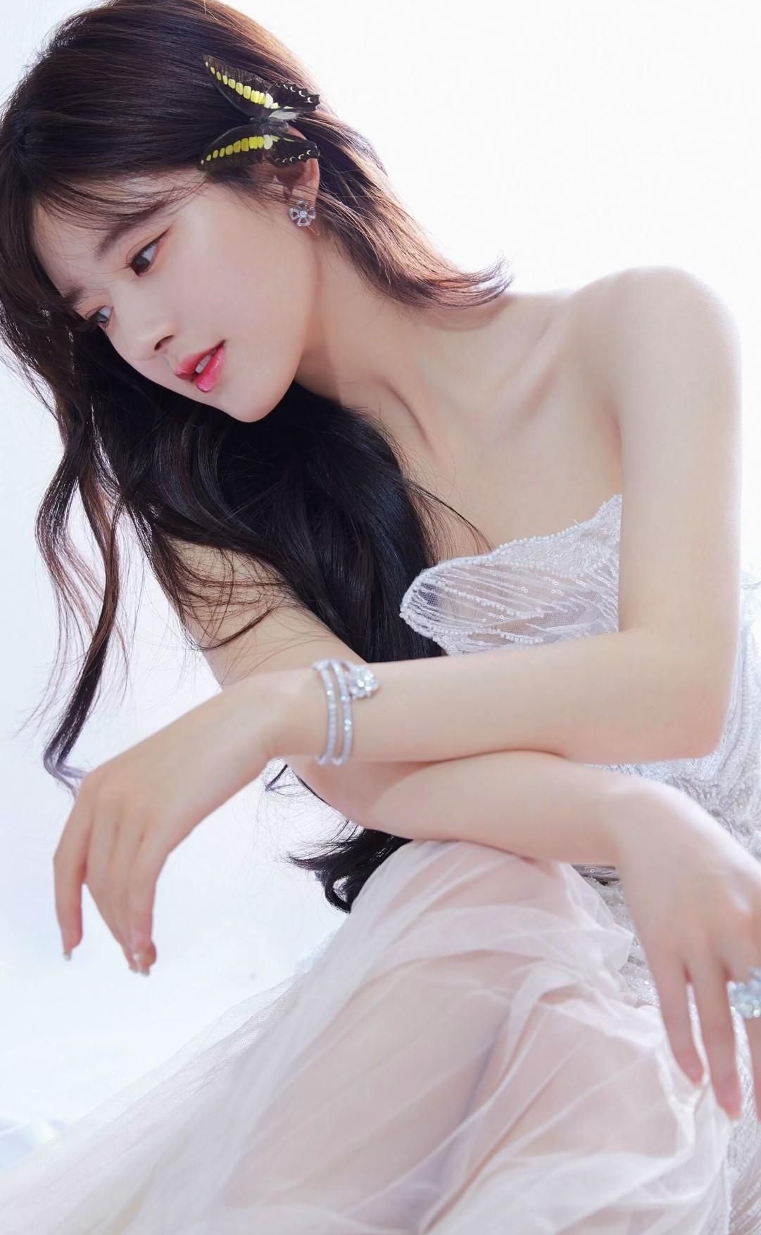 赵露思粉嫩佳人明艳写真美艳动人