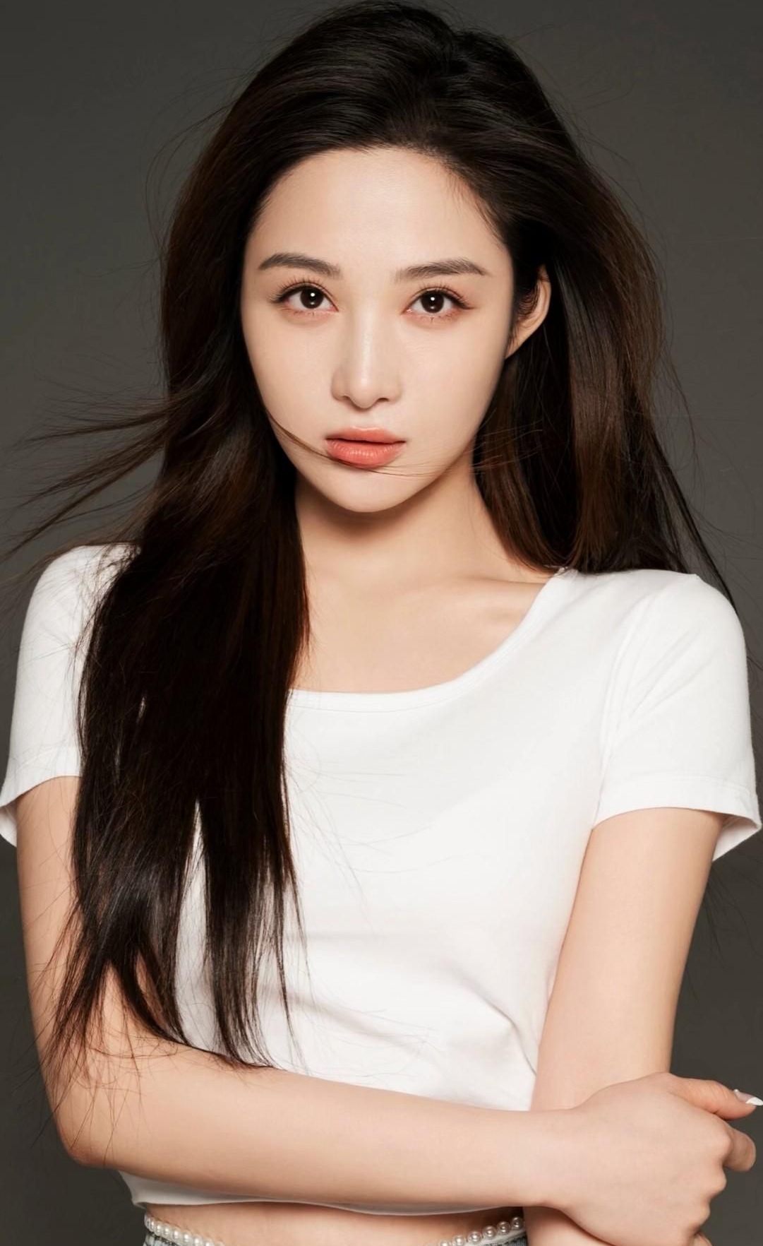 孙嘉璐高清俏丽美照,楚楚动人!__财经头条