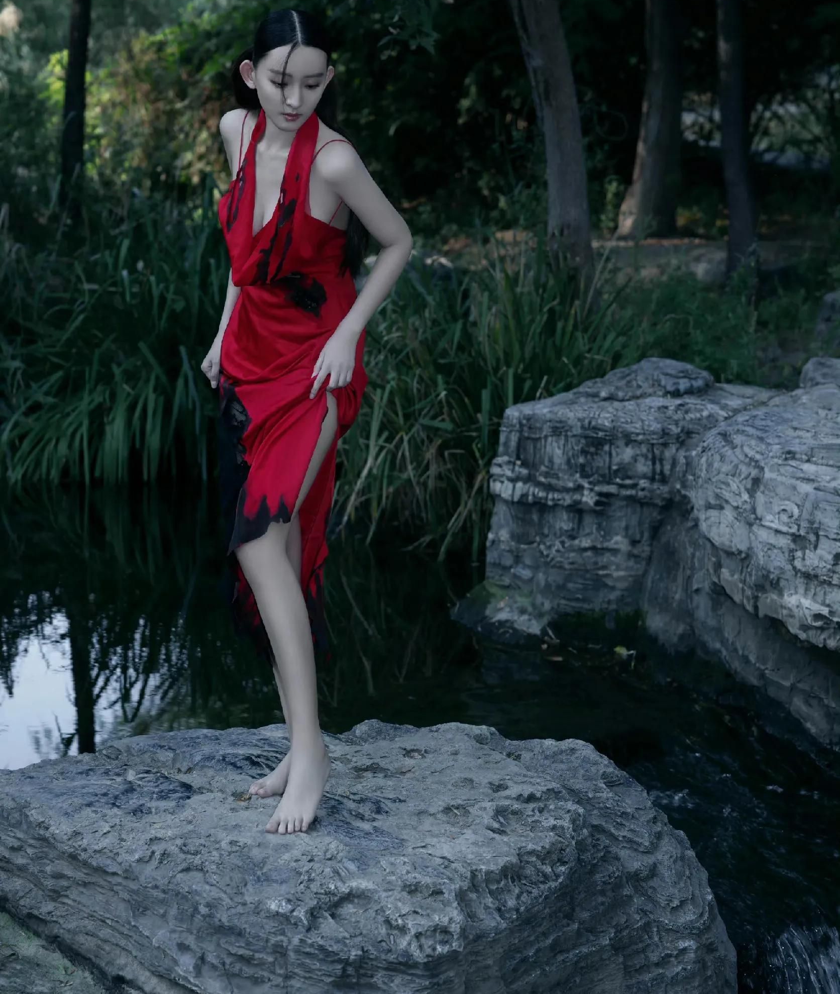 代文雯美艳写真,柔美妩媚,明艳动人!_高清图集_新浪网