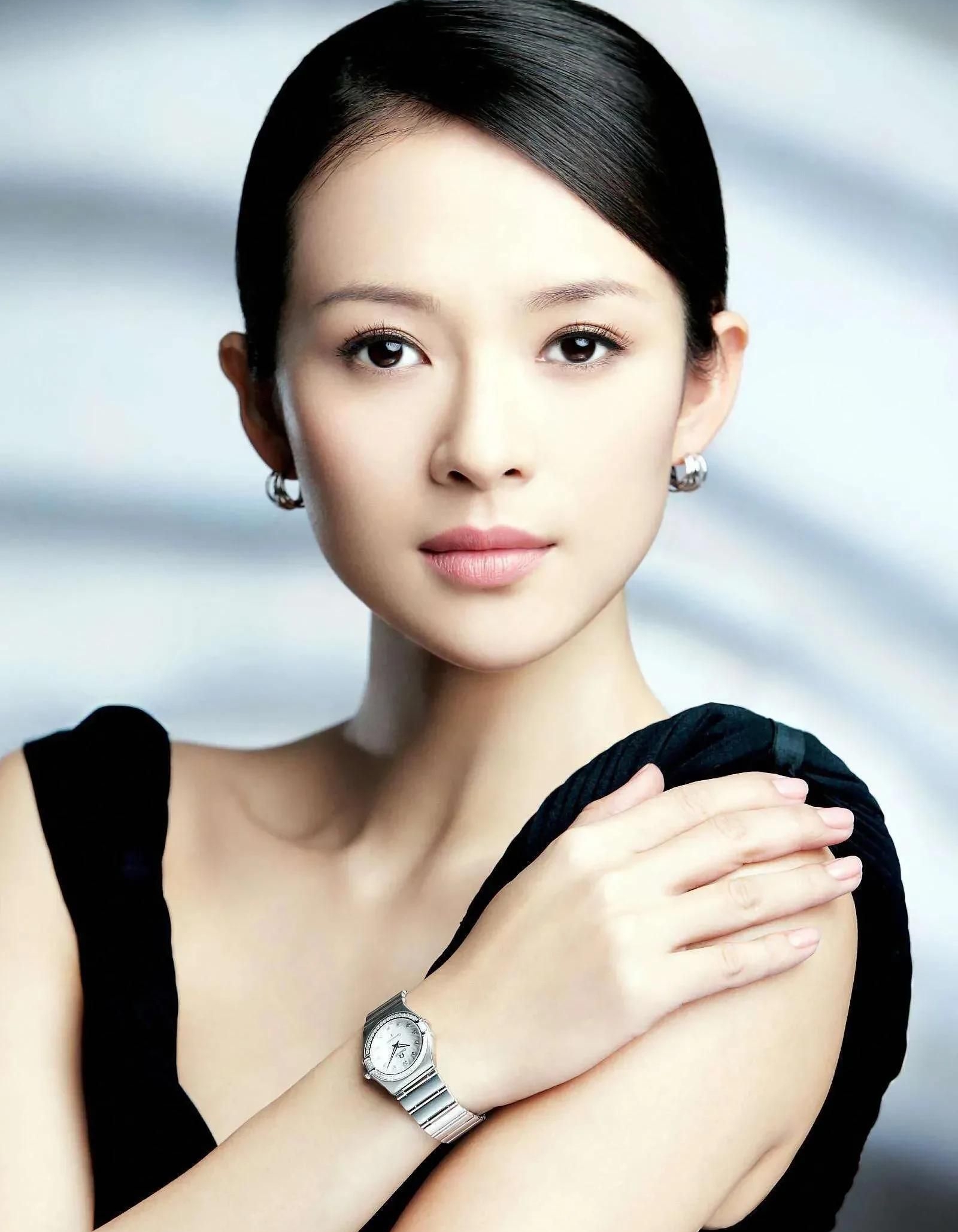 气质女神章子怡,楚楚动人!__财经头条