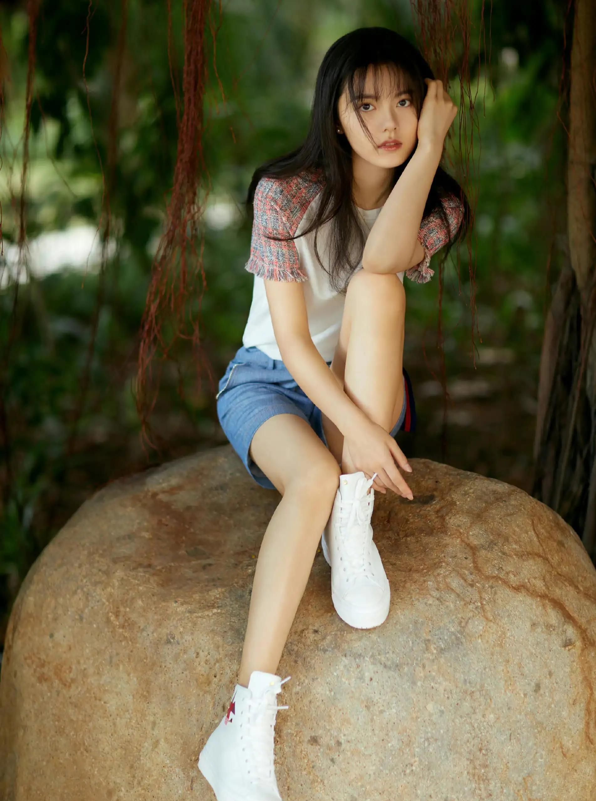 赵今麦肤白貌美长相甜美楚楚动人