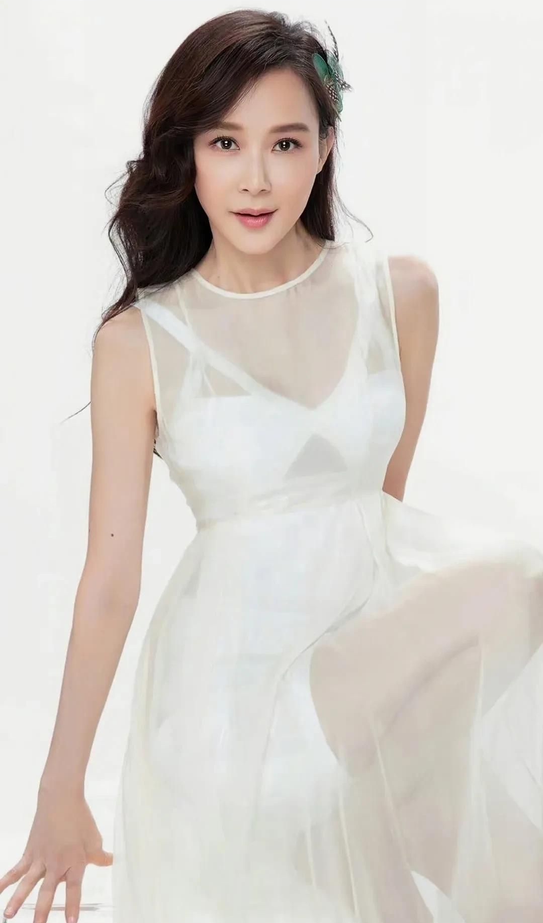 萧蔷端庄优雅恬静写真,惊艳迷人!__财经头条