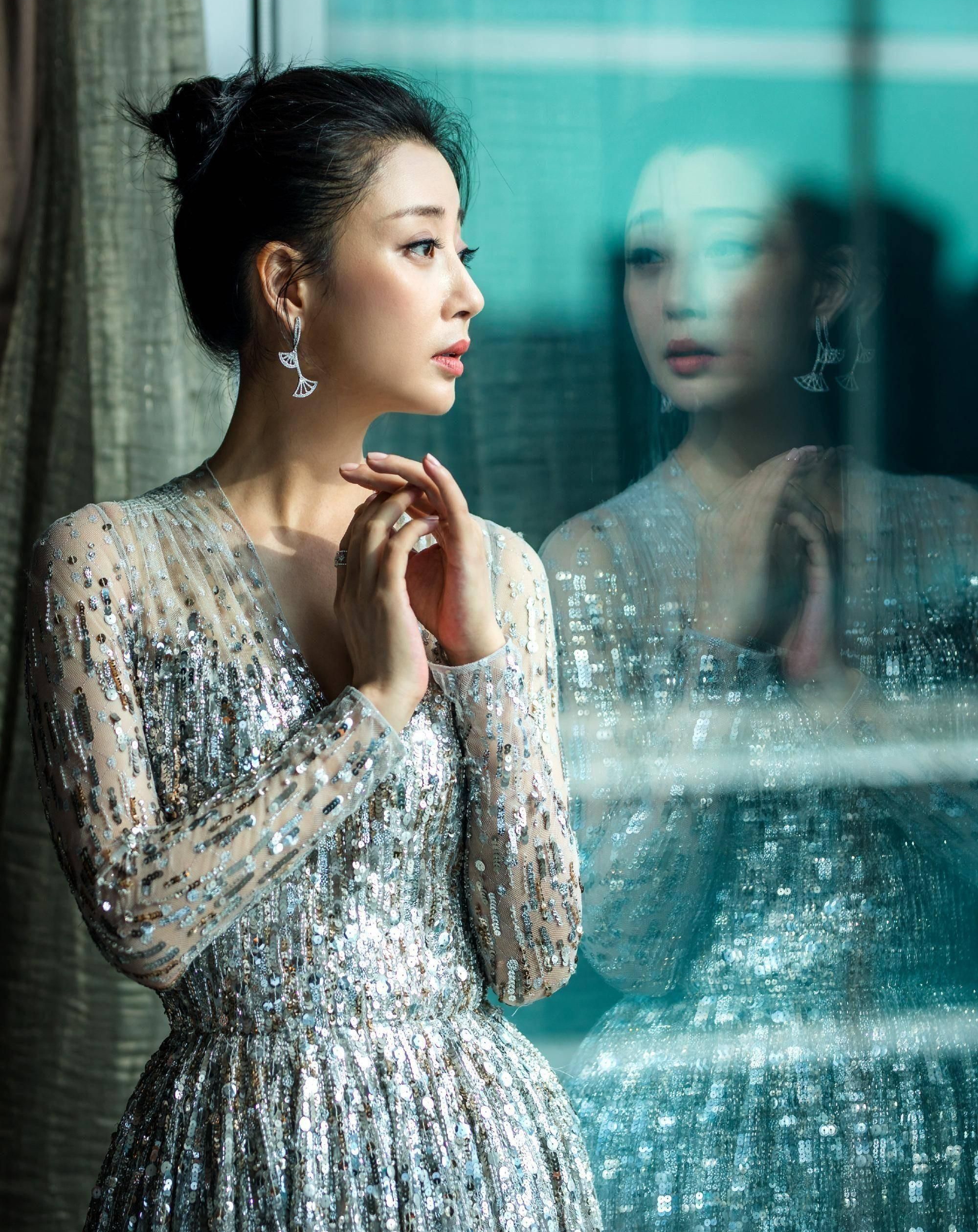 美艳女神殷桃精致优雅美艳动人