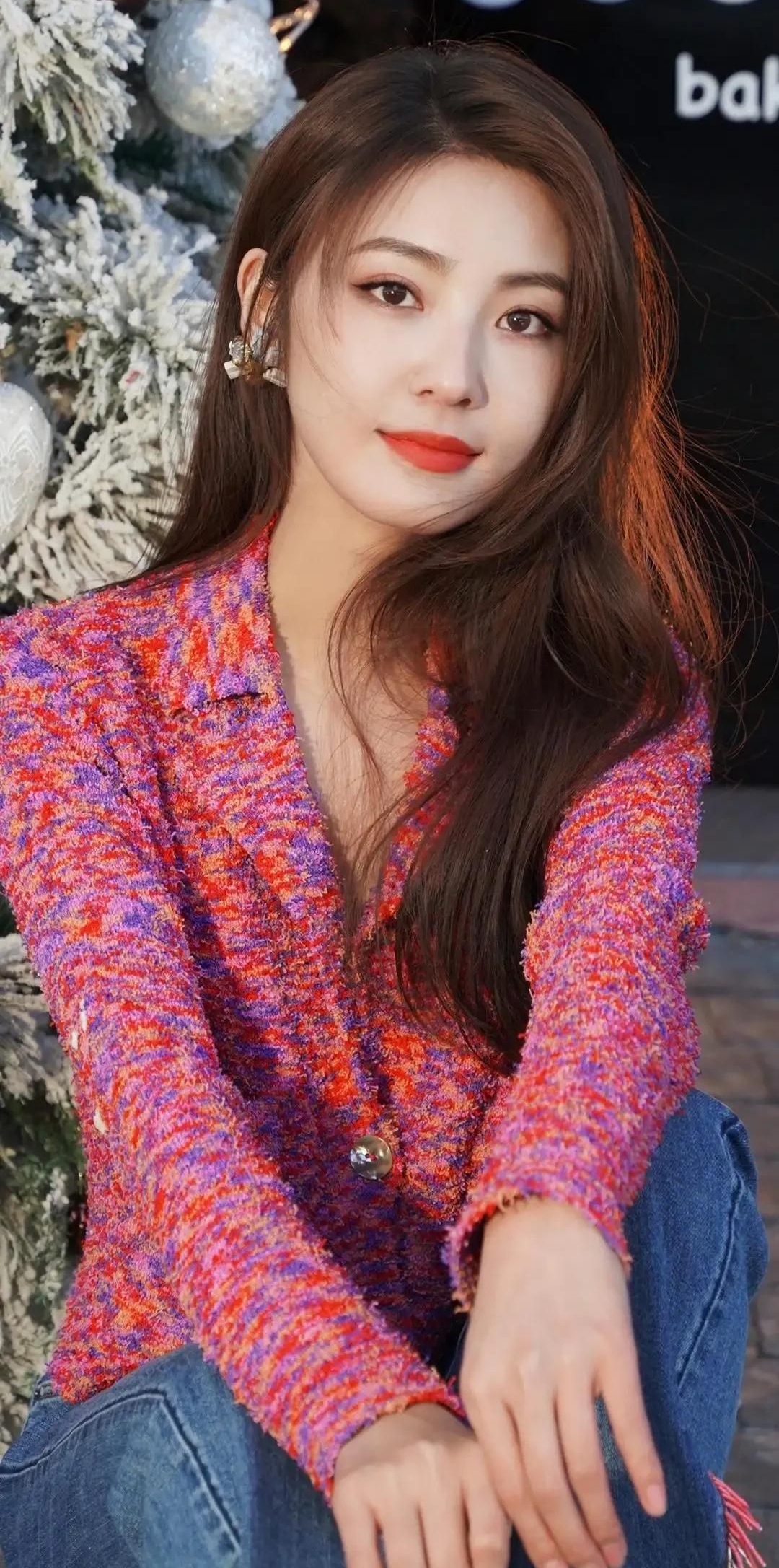 马春瑞:优雅迷人,绝色佳人唯美写真!__财经头条