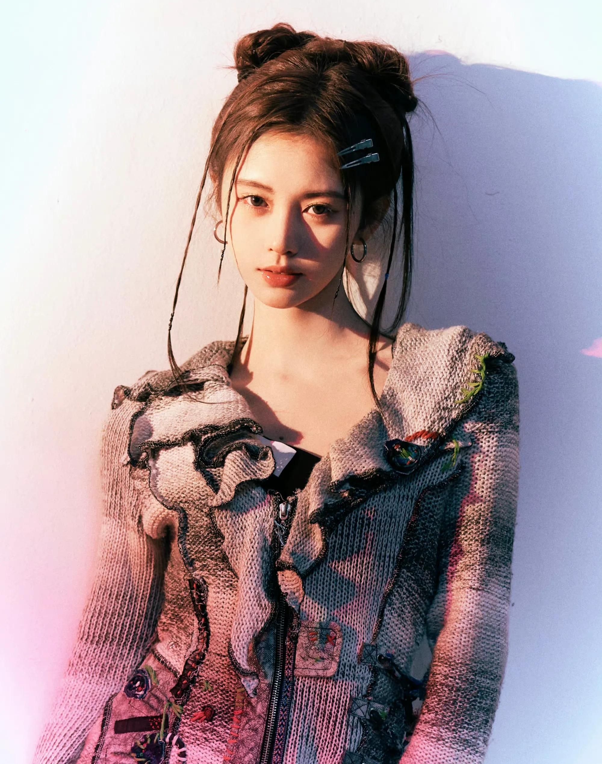 鞠婧祎地下停车场穿黑丝凹造型,美艳撩人,惊艳迷人!_高清图集_新浪网