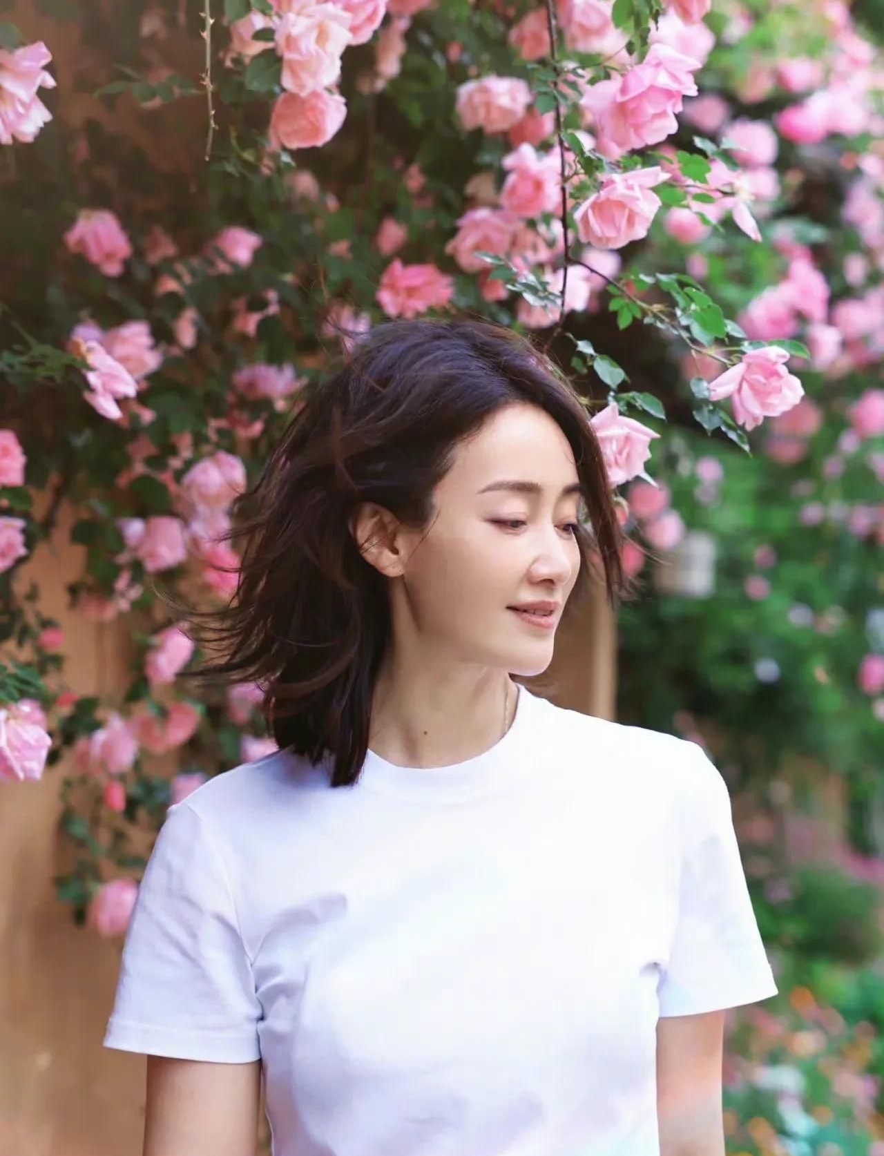 赵子琪,惊艳迷人,落落大方的写真照!__财经头条