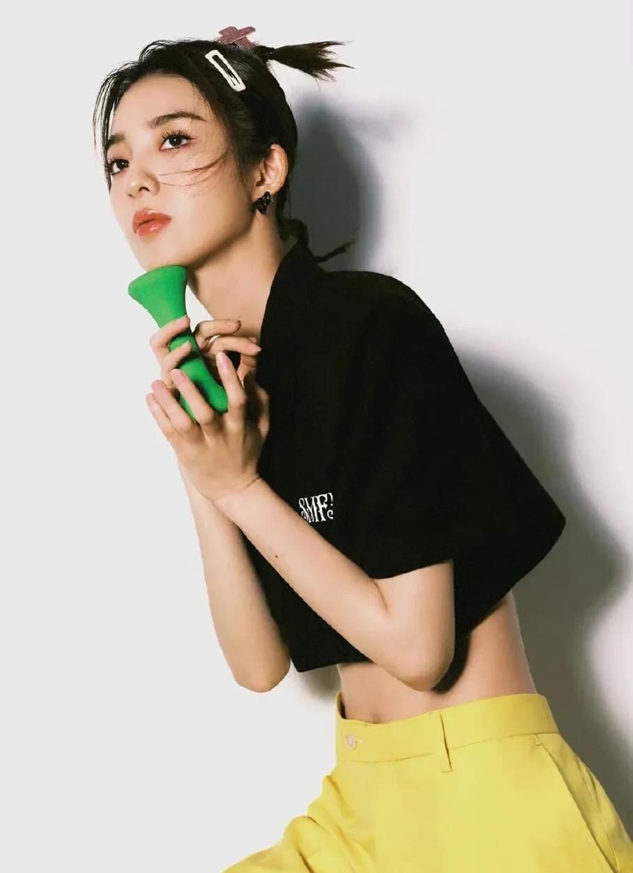 万鹏高清魅力写真惊艳迷人