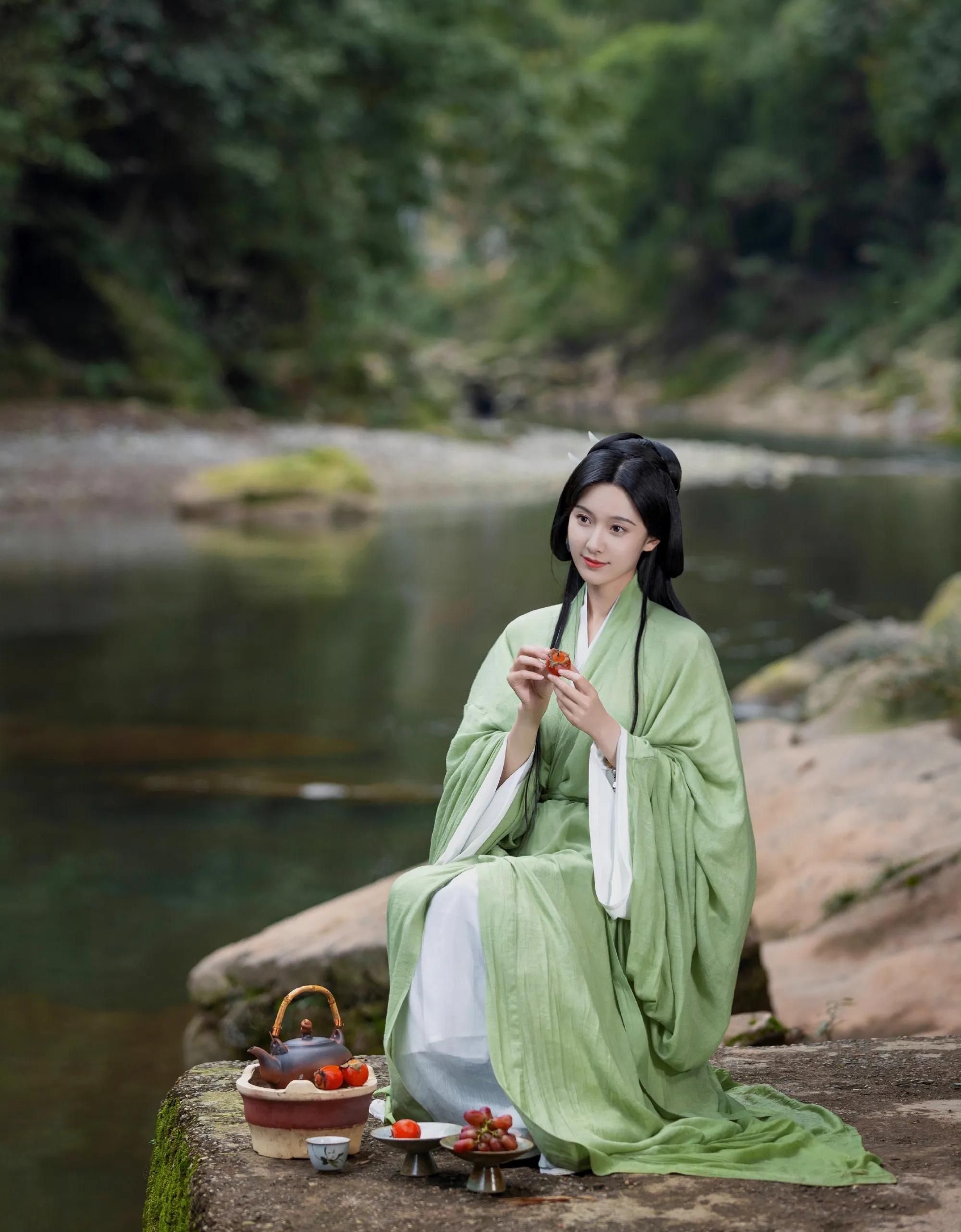 王子璇古风山水绿衣写真,清幽灵动,美丽大方!_高清图集_新浪网