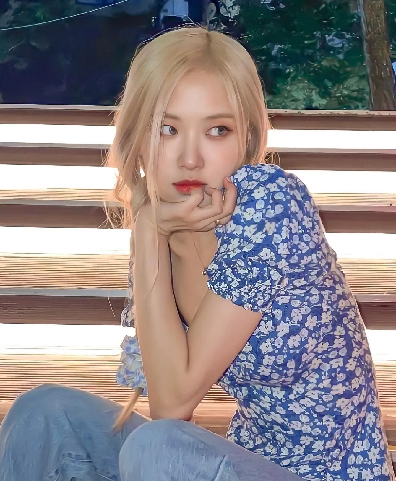 甜美可爱的朴彩英,高级氛围感十足,美艳动人!