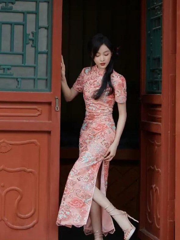 吴宣仪旗袍造型高贵冷艳复古优雅