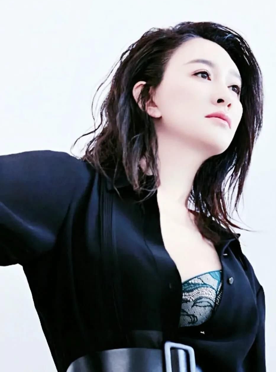 李小冉高清淡雅时尚写真魅力可人