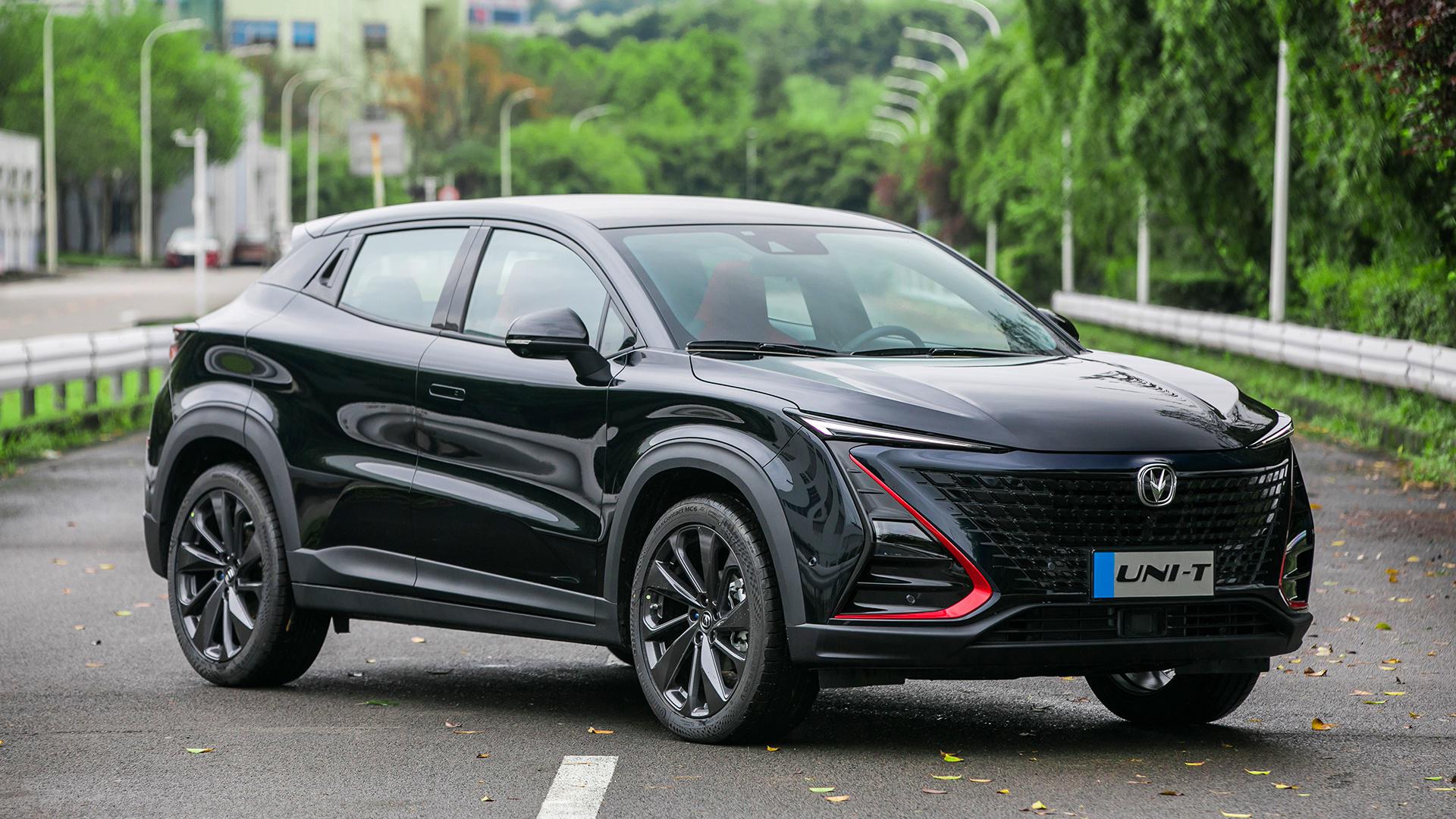 时尚造型设计还有同价高性能对比,长安uni-t上市就大卖一场.