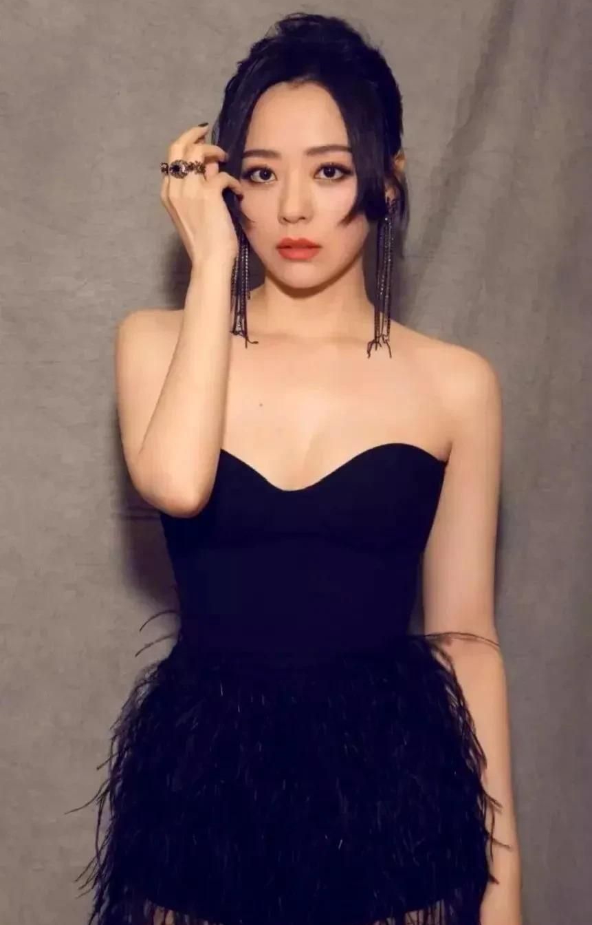 甜美可爱的张靓颖娇艳如花惊艳迷人