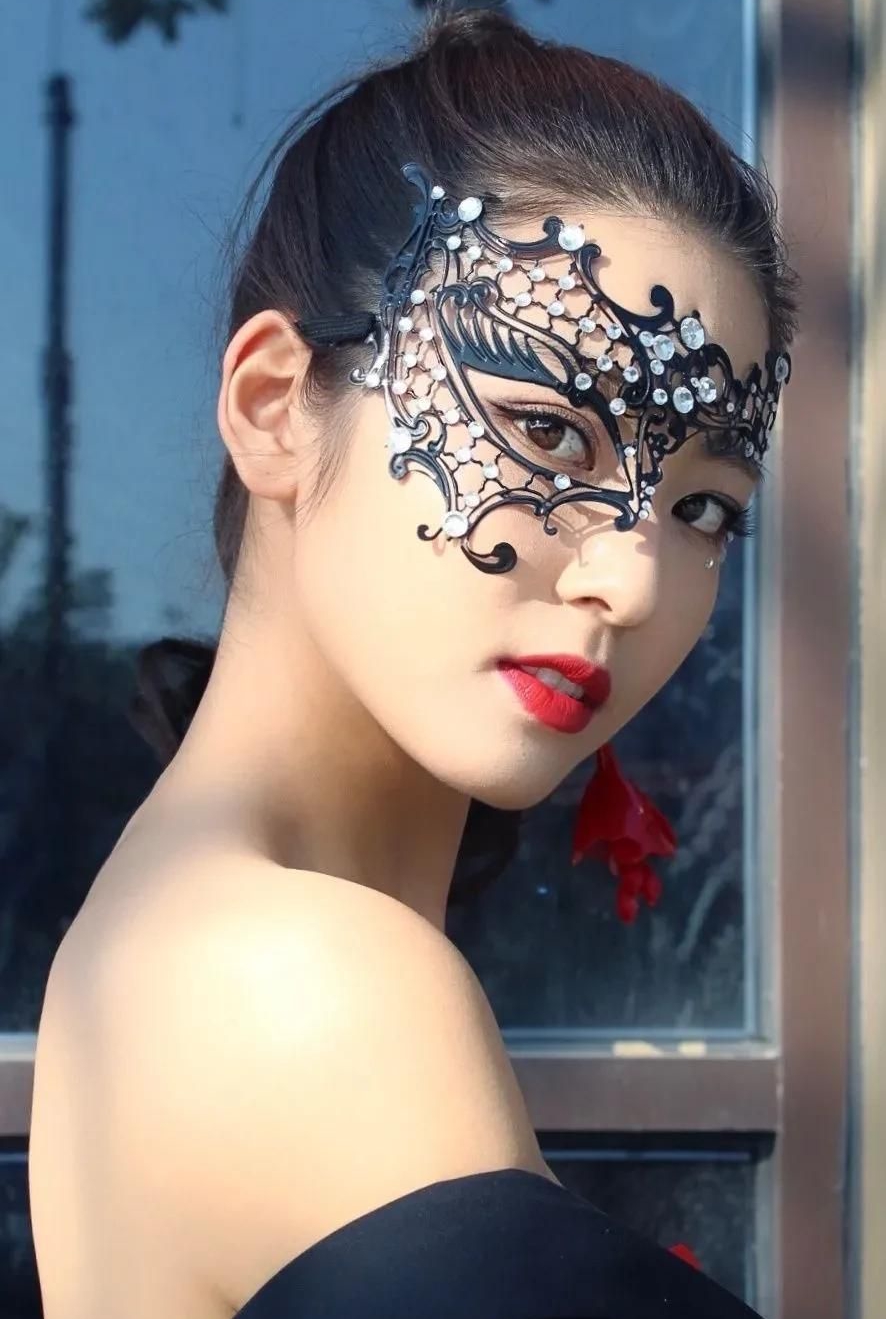 马春瑞:优雅迷人,绝色佳人唯美写真!_高清图集_新浪网