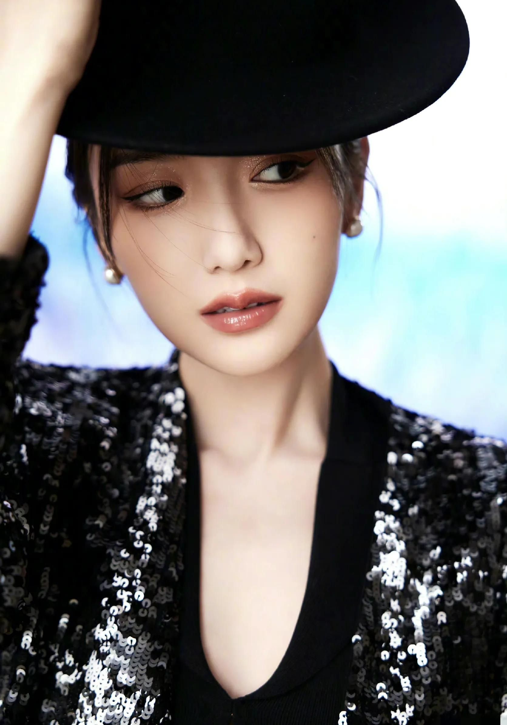 毛晓彤拉丁热舞的惊艳妖娆身材窈窕楚楚动人