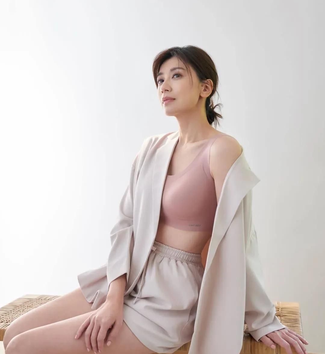 贾静雯高清时尚美图娇媚动人