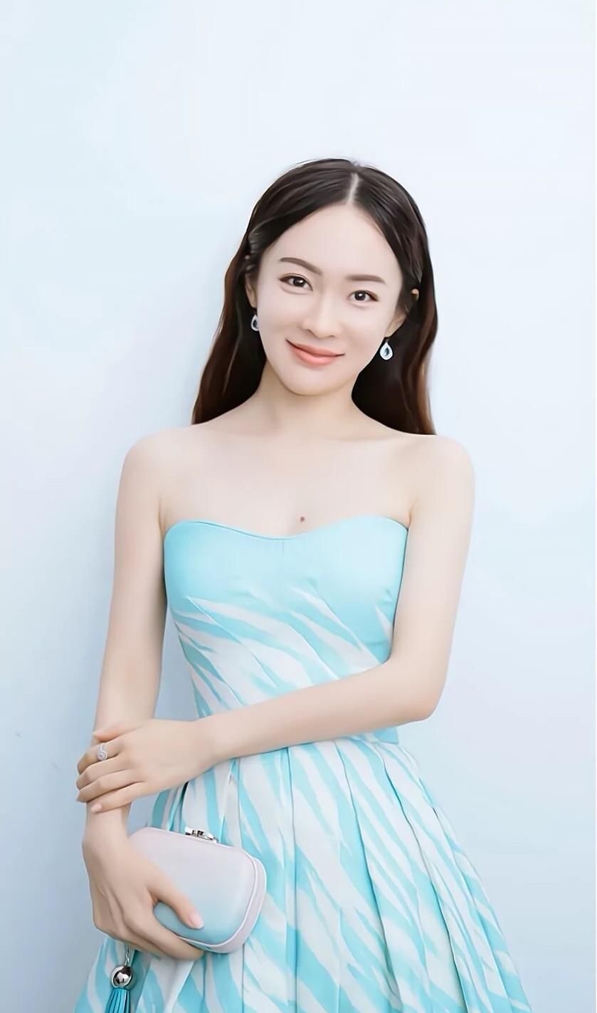 霍思燕端庄优雅恬静写真娇俏可人