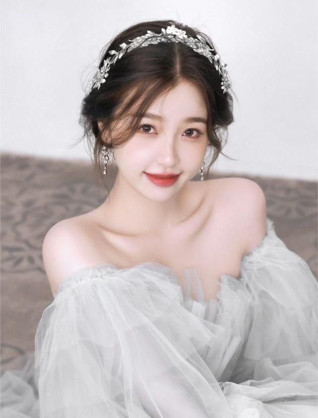 虞书欣,穿抹胸礼服,优雅迷人!__财经头条