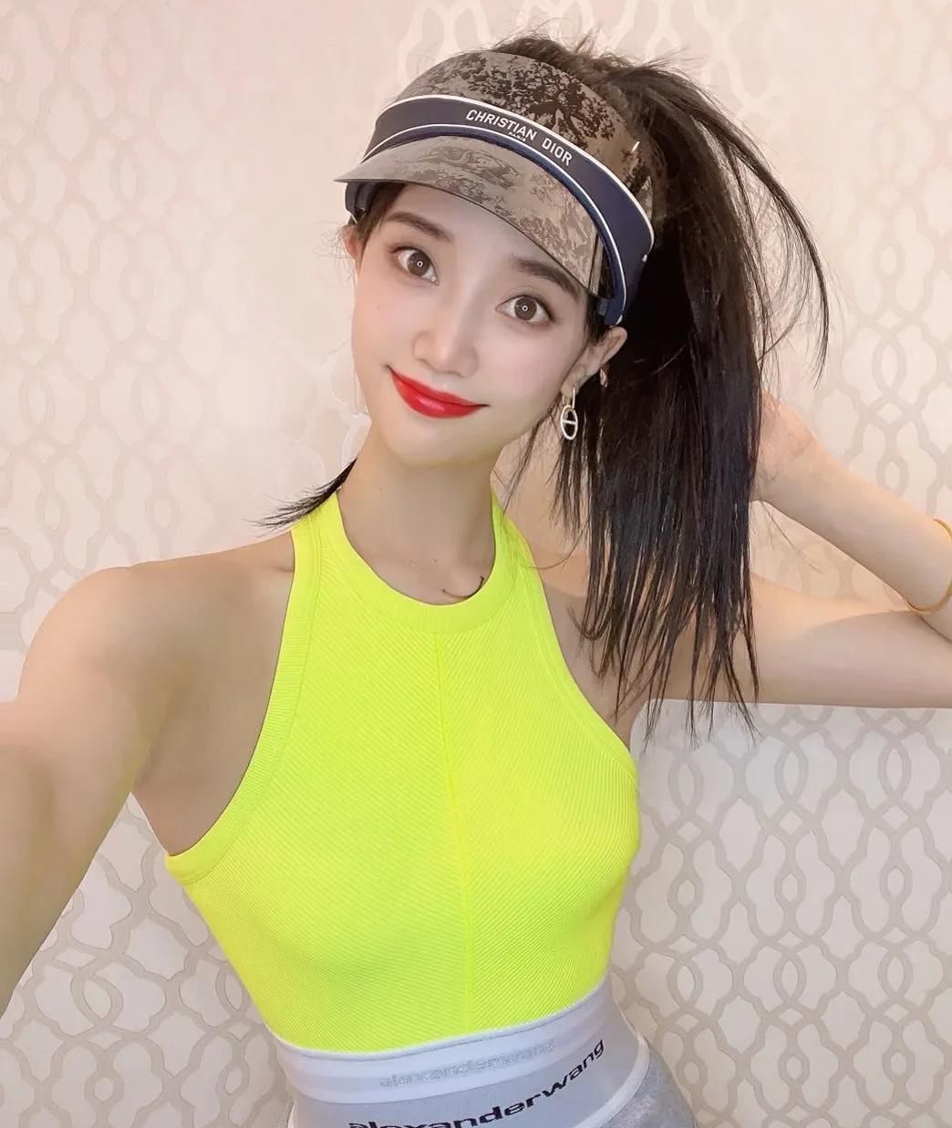 舒思瑶高贵冷艳可爱写真,美艳动人!