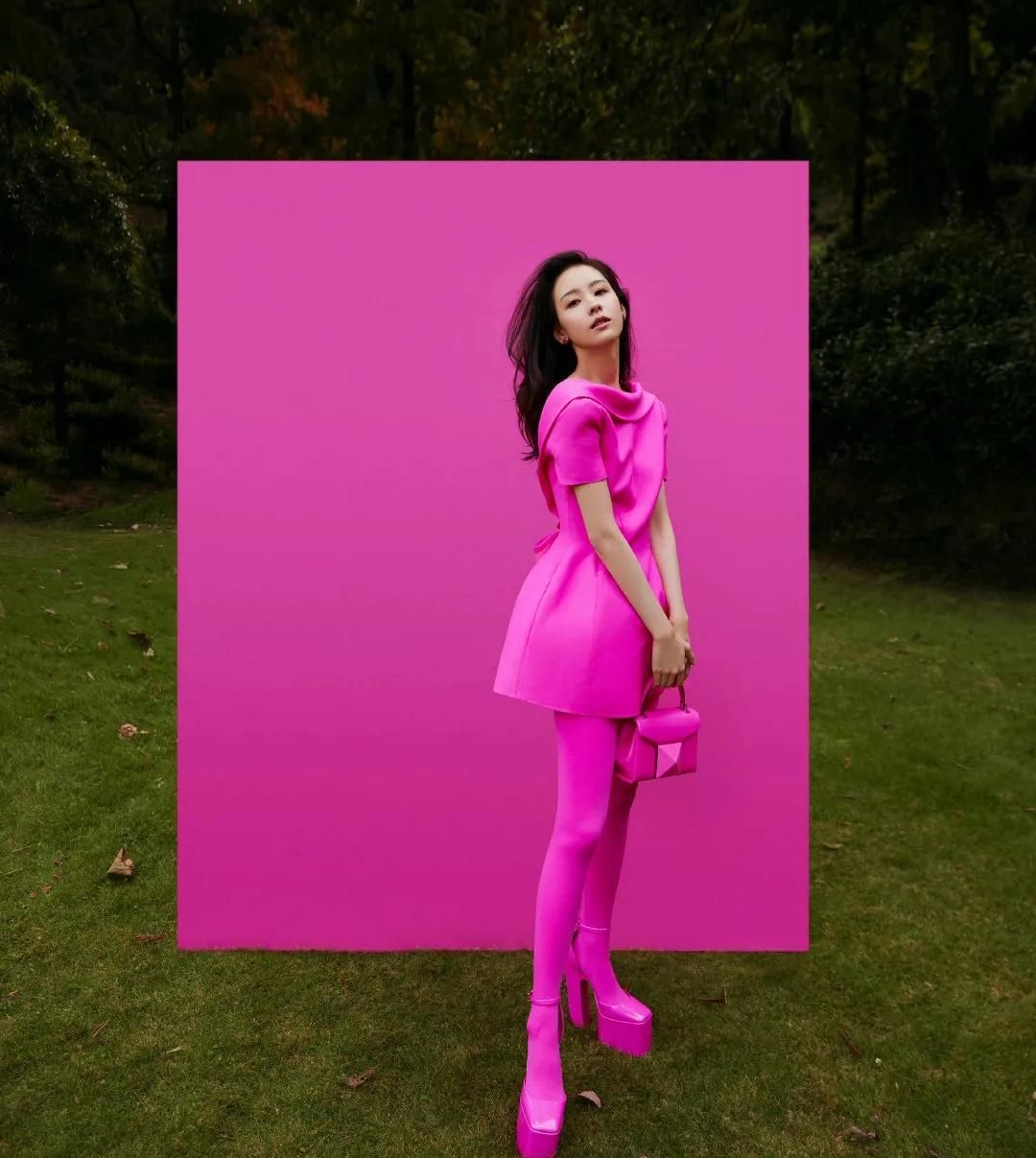 陈都灵惊艳高清写真,芭比粉少女,娇俏可人!__财经头条