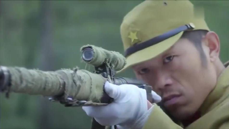 狙击手剩一颗子弹,让子弹穿透肩膀爆头鬼子