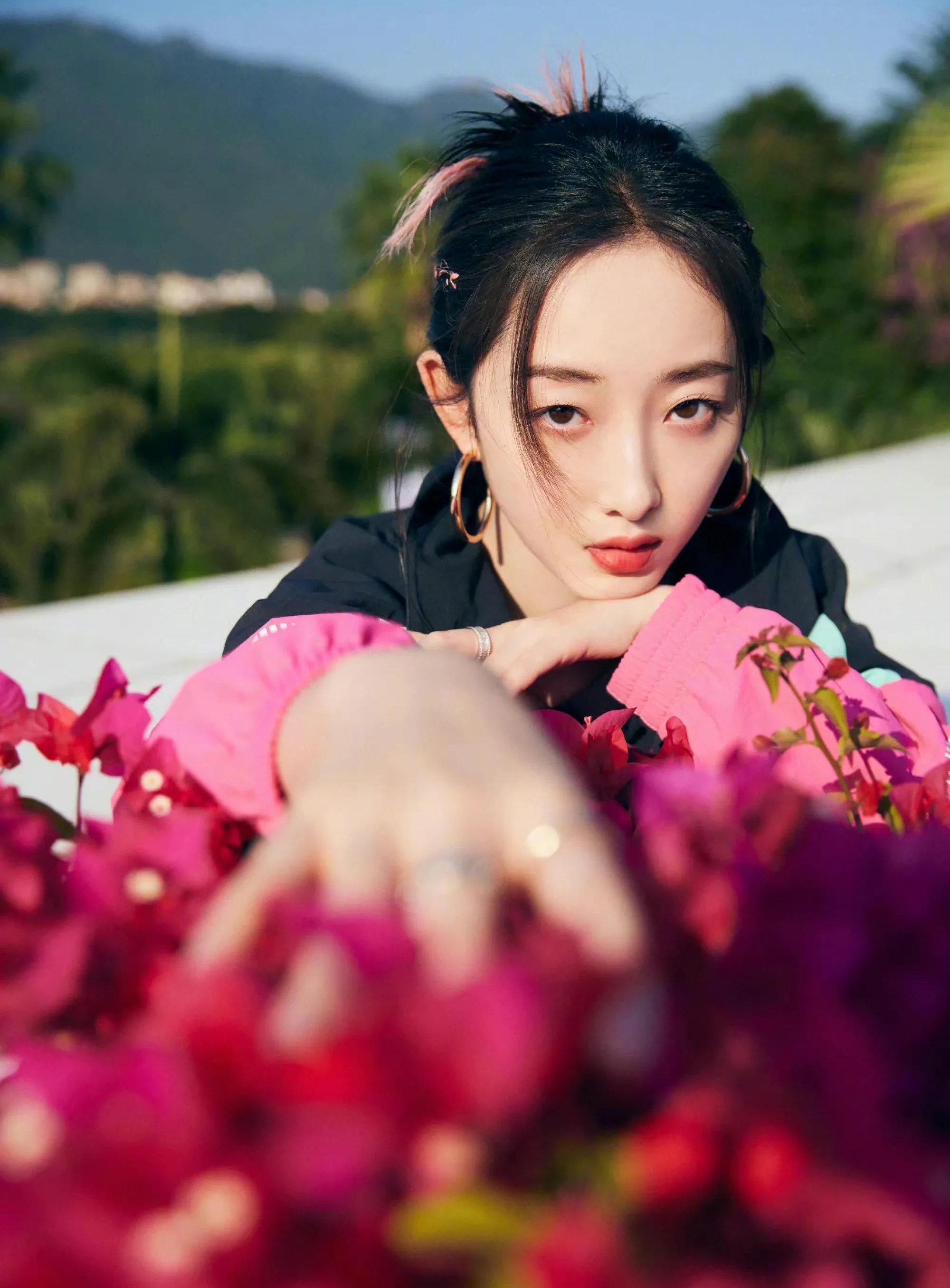 肤白貌美的蒋梦婕,惊艳迷人,温婉秀丽的写真照!__财经头条