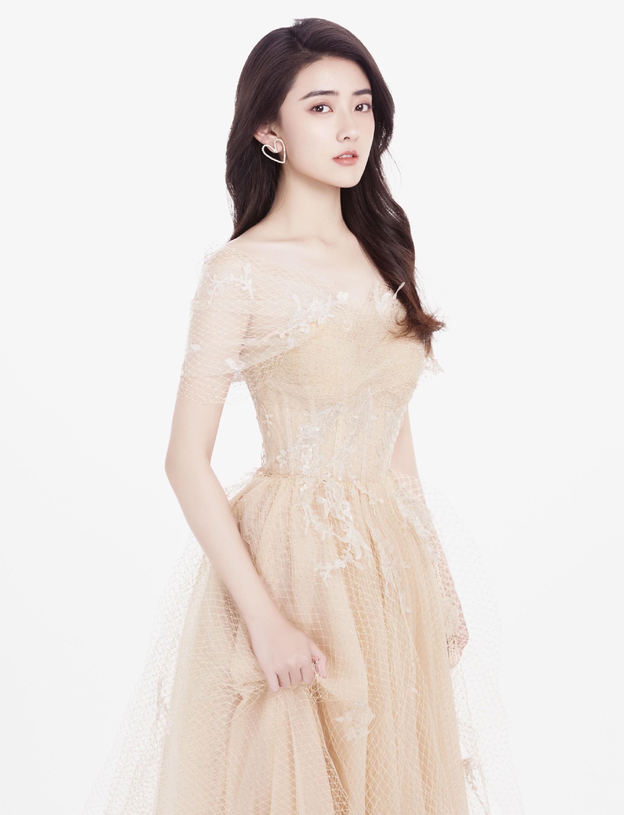 甜心女孩梁洁,清纯甜美,楚楚动人!