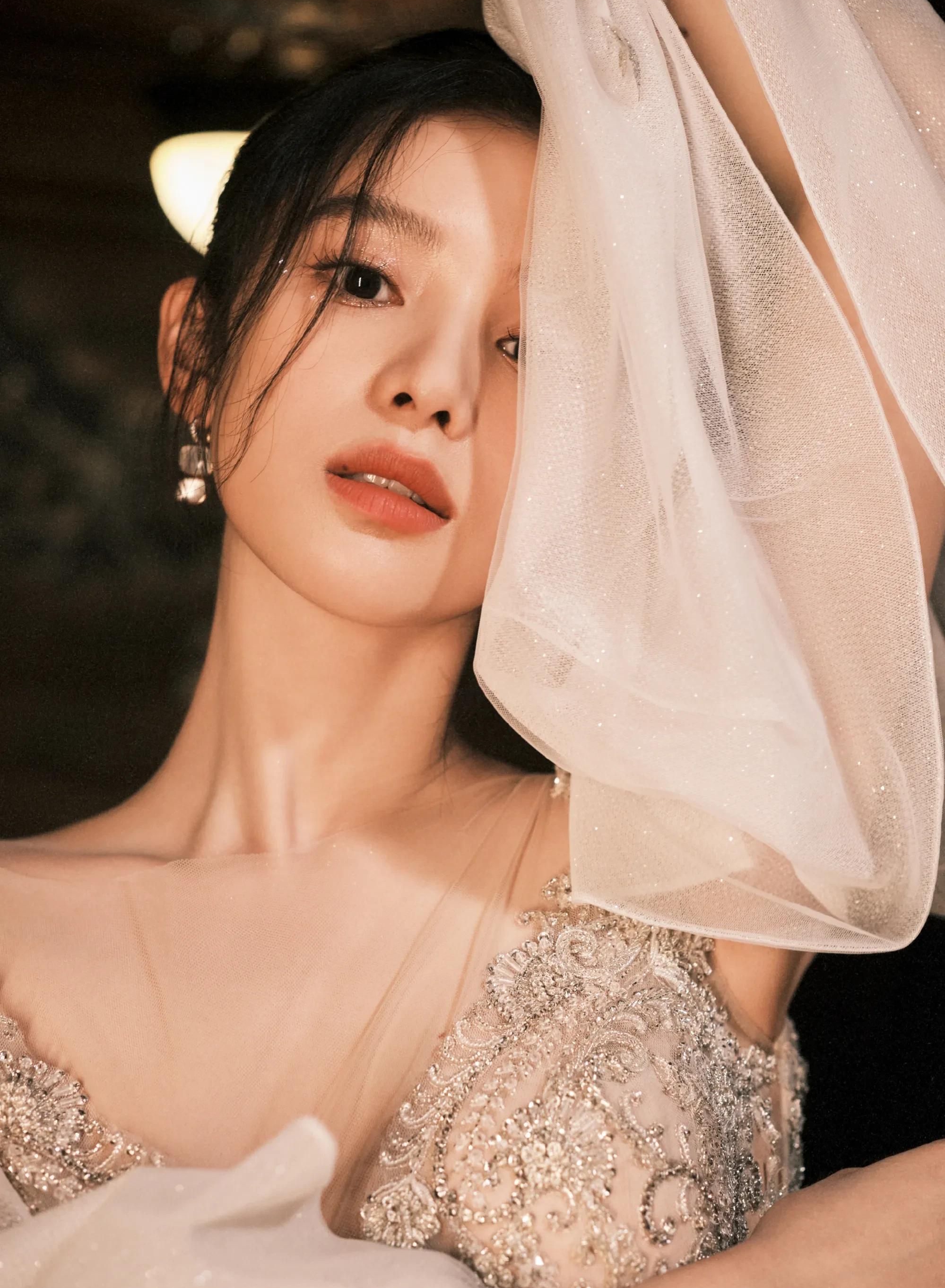 张婧仪:唯美清纯,肤白貌美,娇俏可人!__财经头条