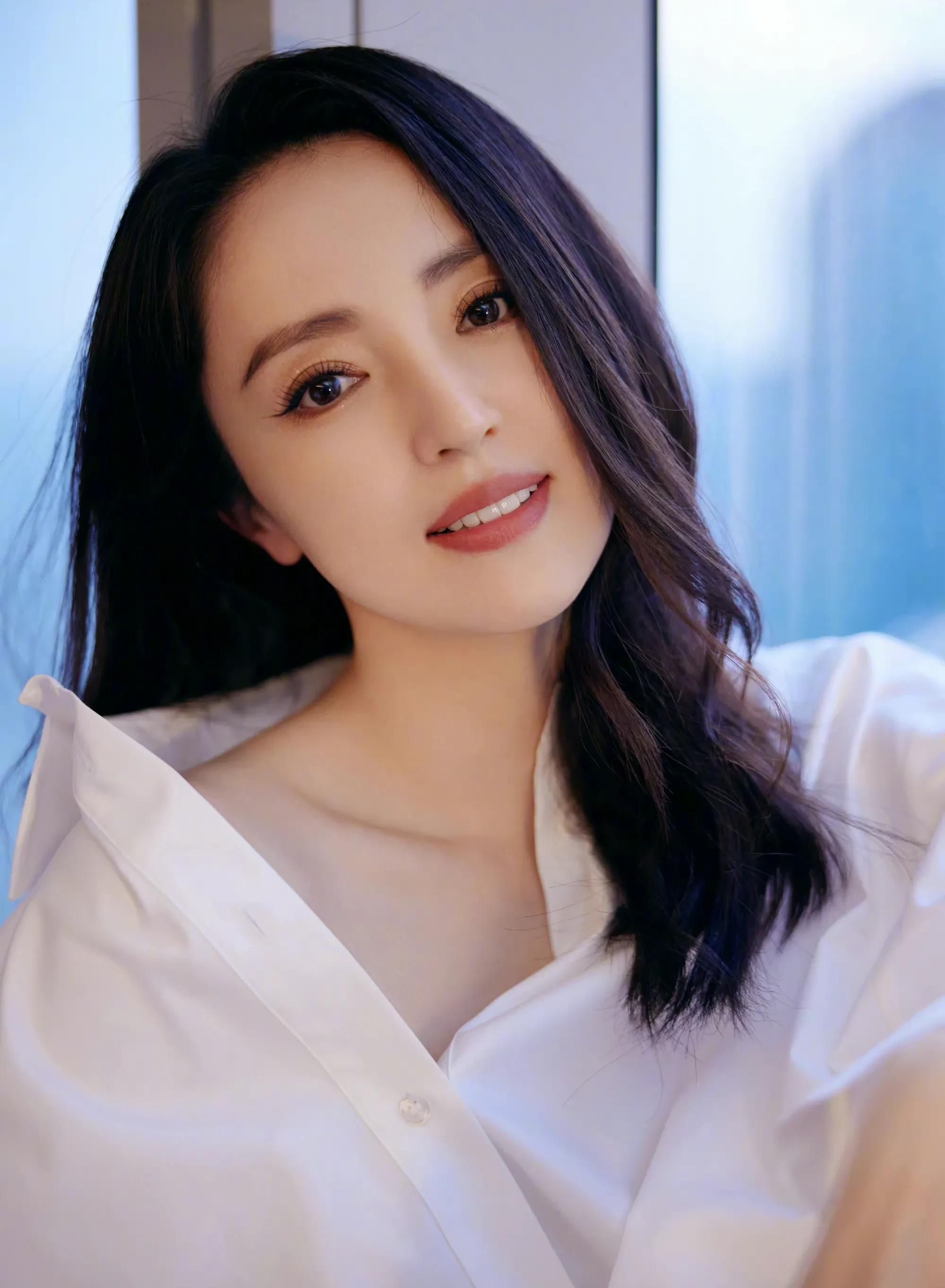 高贵优雅的董璇,娇俏可人,温柔甜美的写真照!_高清图集_新浪网