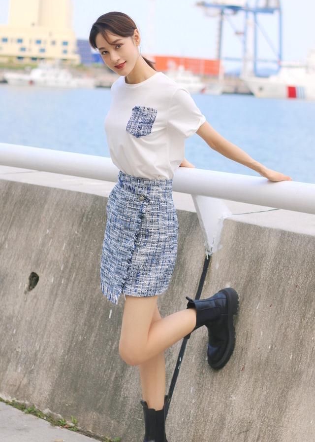 赵圆瑗短裙美腿!__财经头条