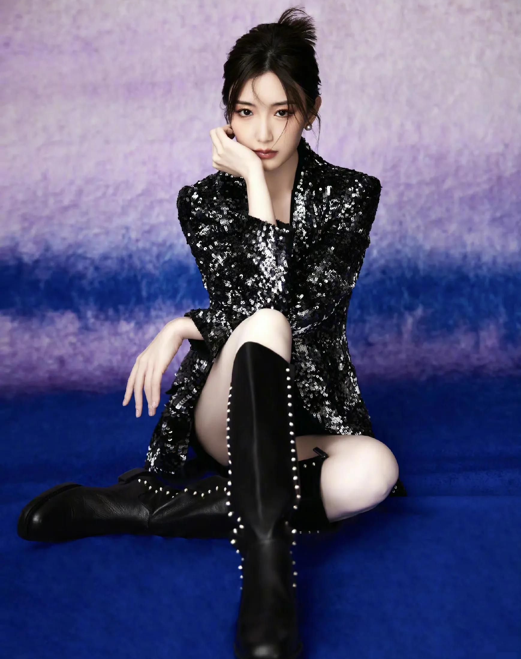 毛晓彤拉丁热舞的惊艳妖娆,身材窈窕,妩媚动人!