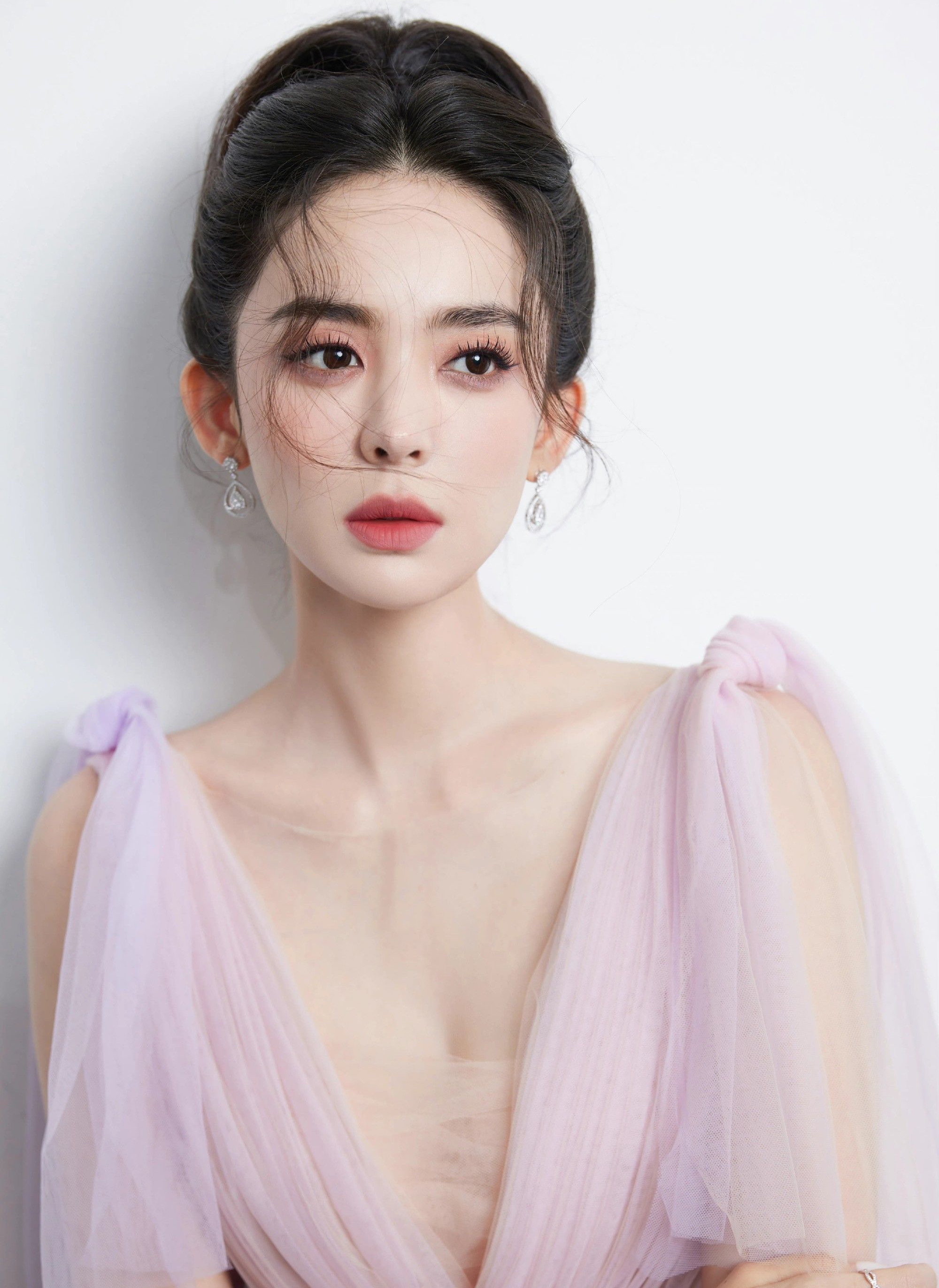 古力娜扎紫色纱裙照,清新唯美,美艳可人!__财经头条