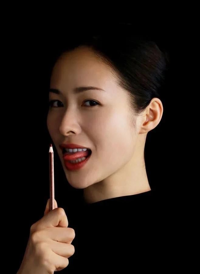 江一燕:优雅迷人,文艺女神写真!