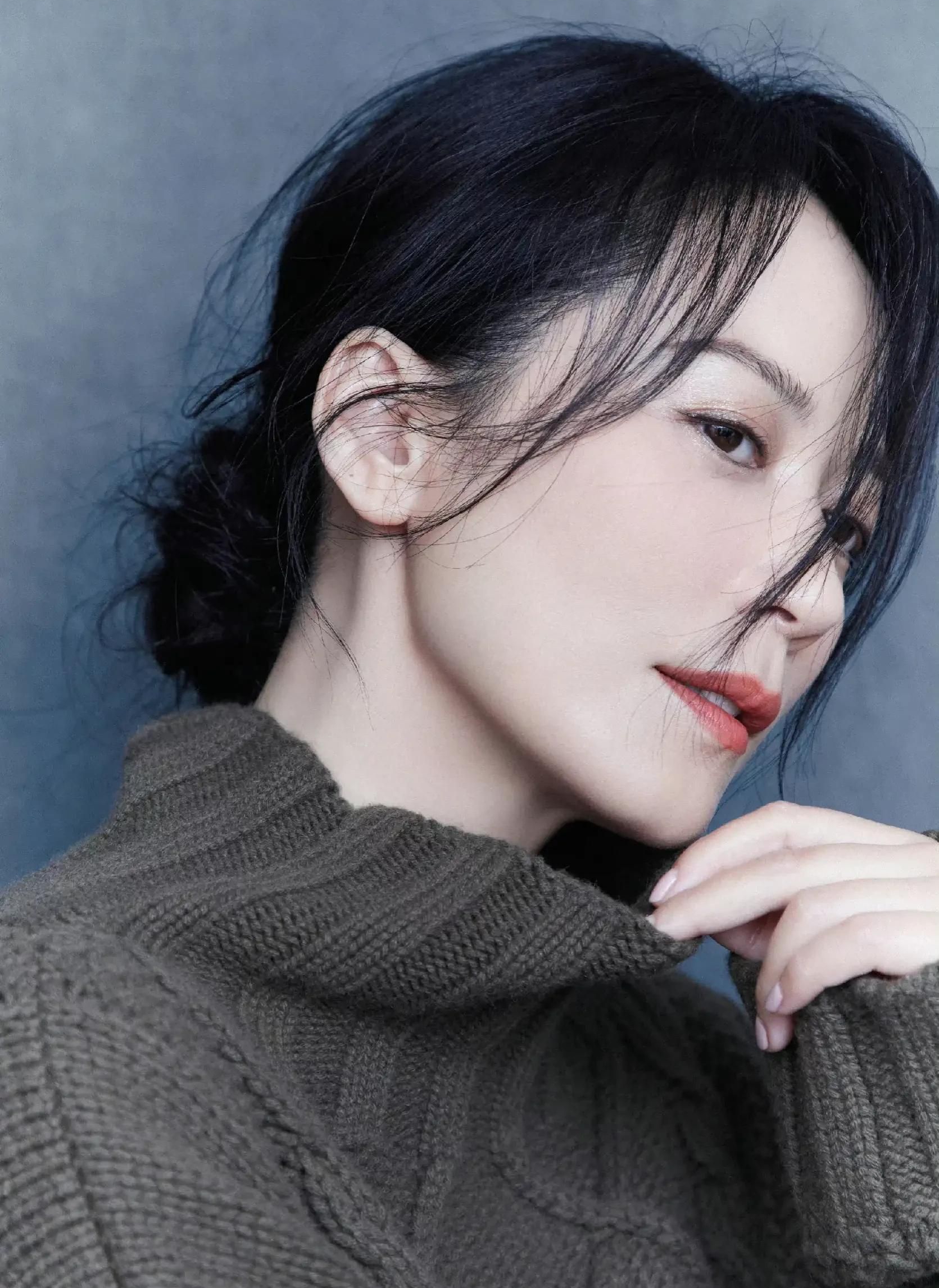 端庄优雅的俞飞鸿,惊艳迷人,温婉秀丽的写真照!__财经头条