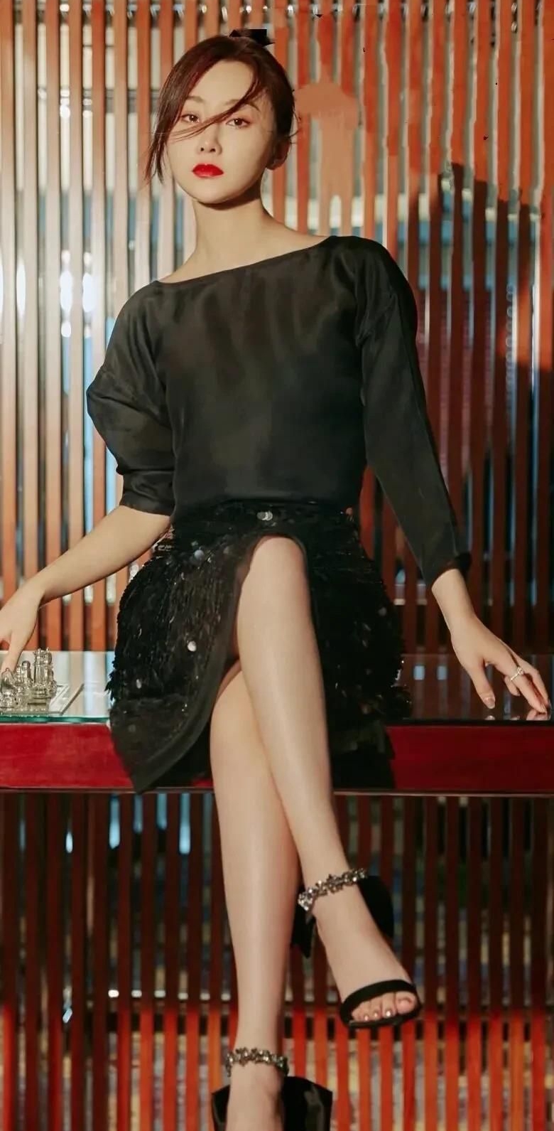 林鹏高清淡雅时尚写真,时尚俏丽!_高清图集_新浪网