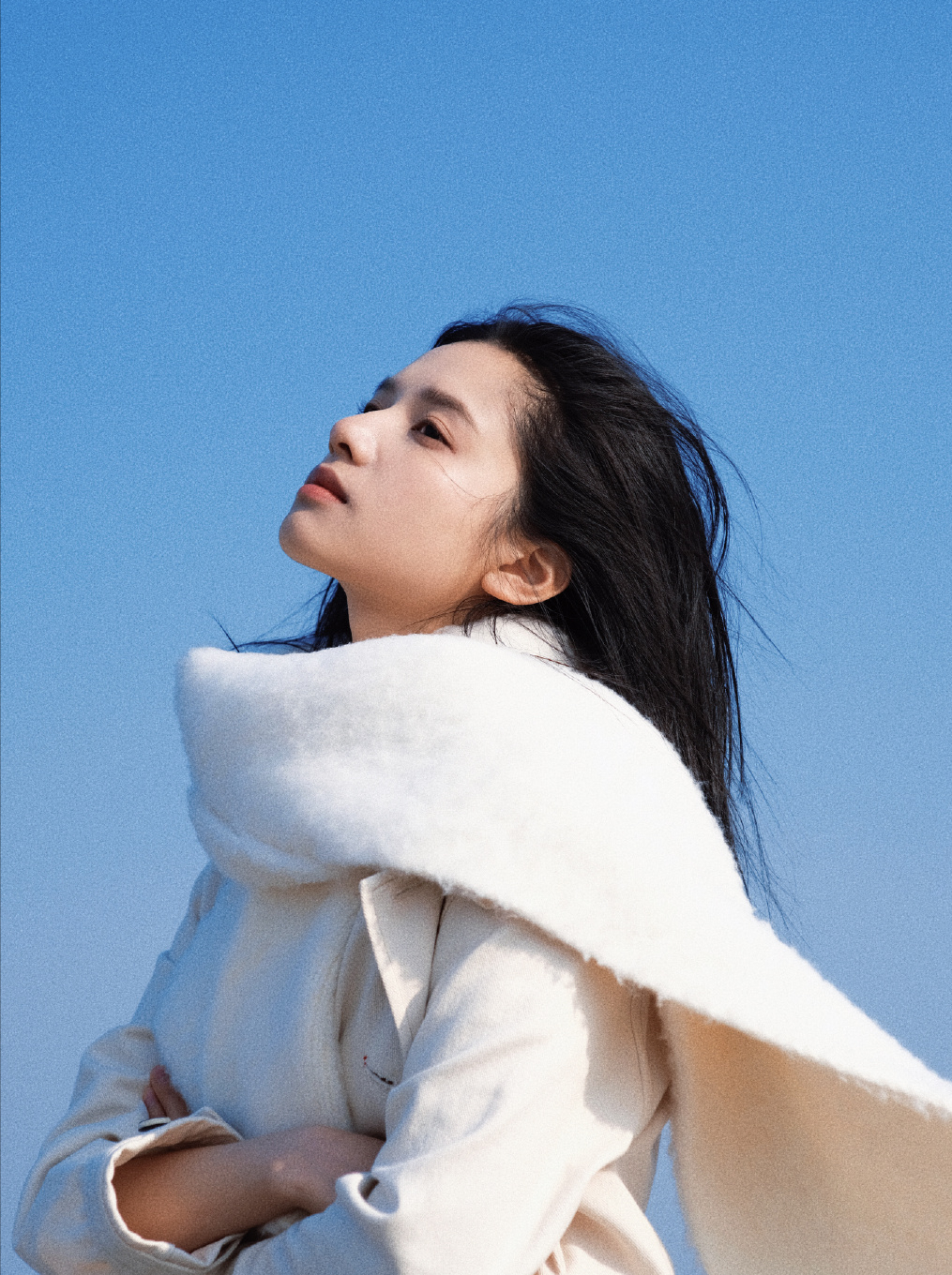 张婧仪:唯美清纯,肤白貌美,明艳动人!__财经头条