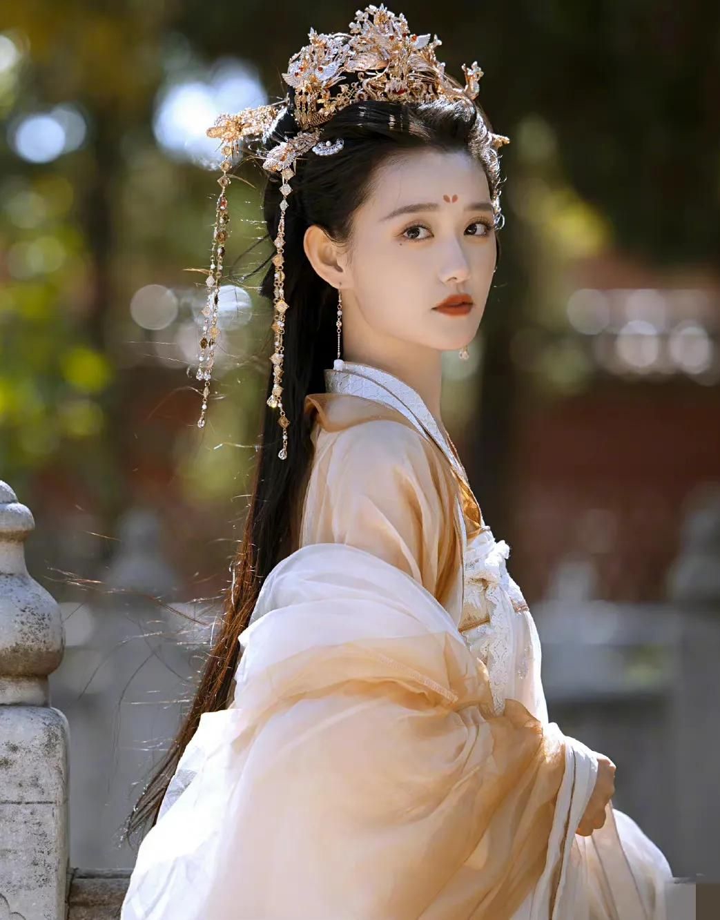 蒋依依古风写真大片,温柔美艳,美丽大方!_高清图集_新浪网