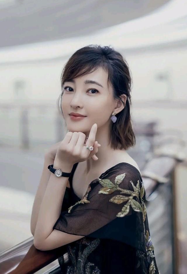 王丽坤的惊艳美照优雅迷人