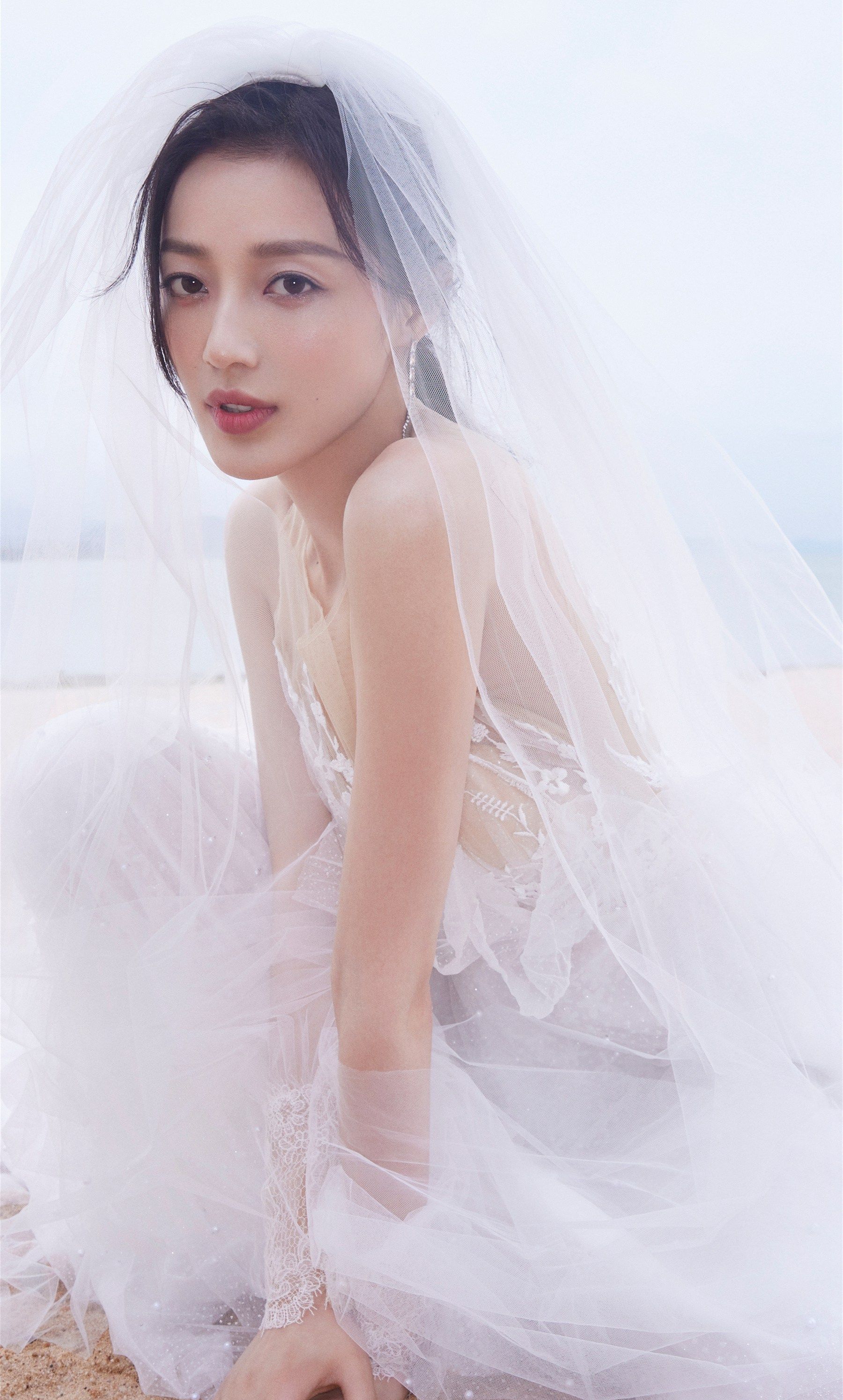 王秀竹白纱轻盈写真灵动优雅明艳动人