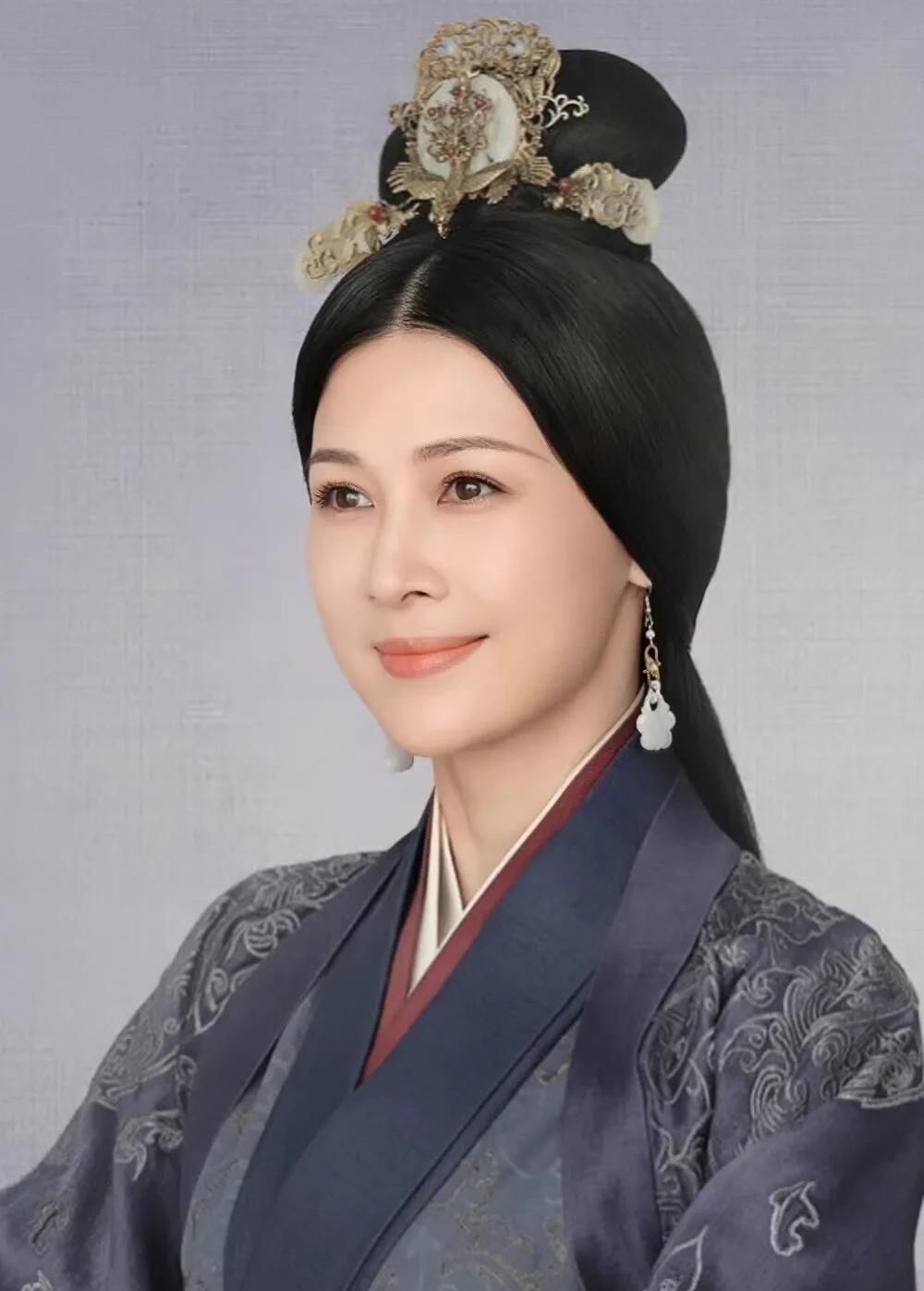 童蕾高清淡雅时尚写真,精致优雅!_高清图集_新浪网