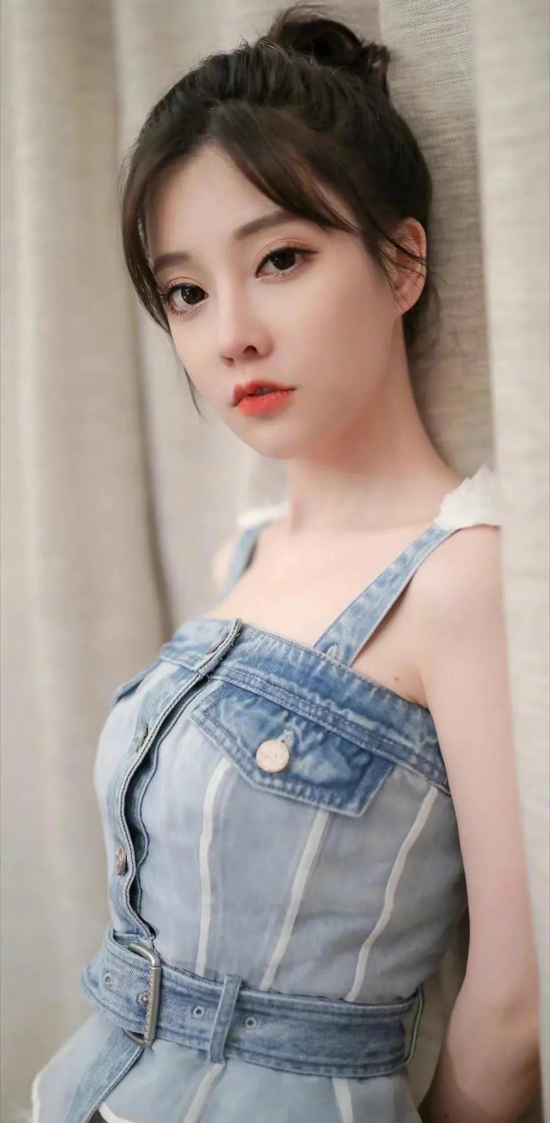 冯提莫甜美可爱娇艳如花美艳动人