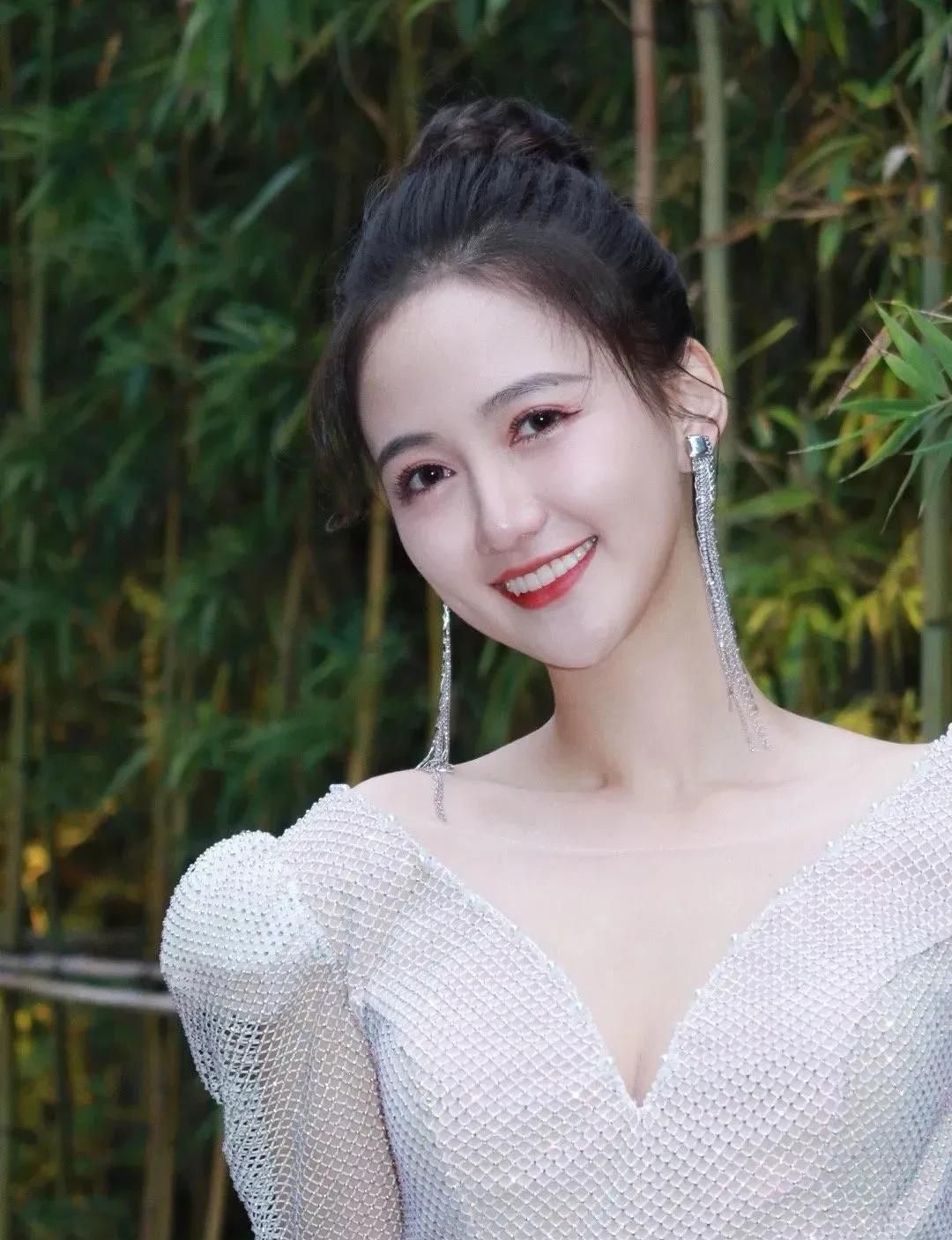 马萱:笑容甜美,怡人女神!