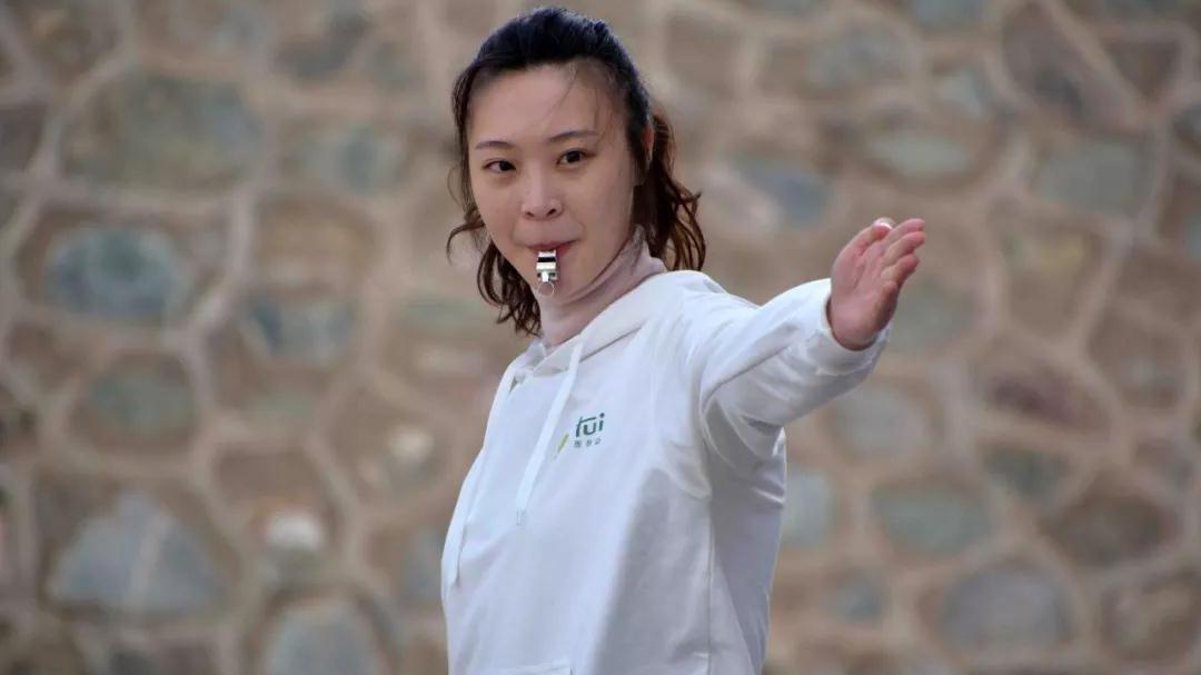 苏淳花钱买烟被海萍骂出家门,路遇人生导师,有钱她会骂你吗?