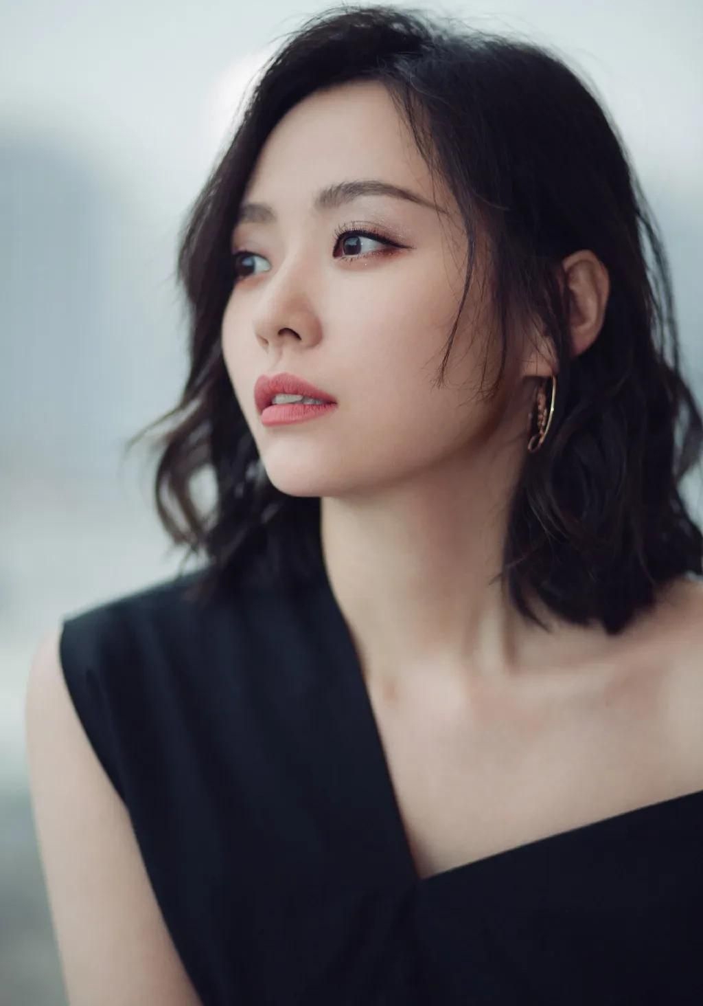甜美可爱的张靓颖娇艳如花楚楚动人