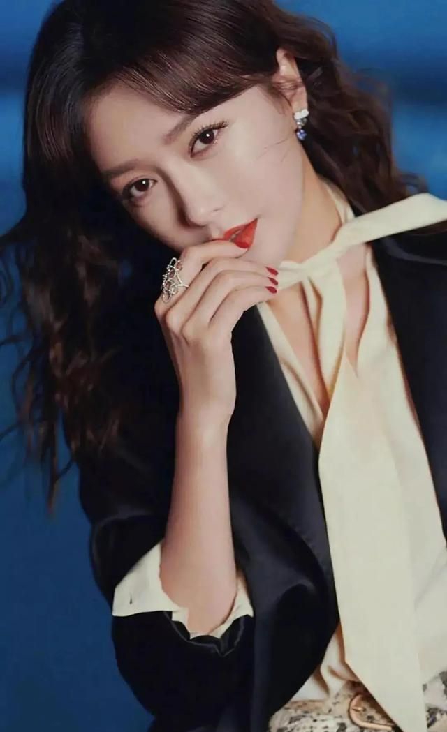 秦岚的惊艳美照,优雅迷人!_高清图集_新浪网