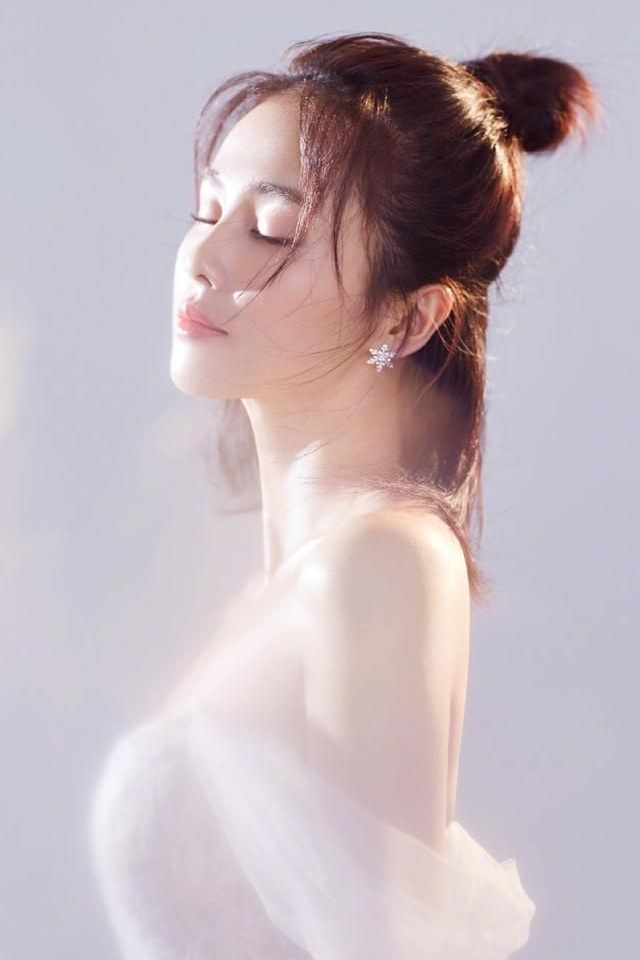 白鹿美艳写真灵巧娇艳楚楚动人