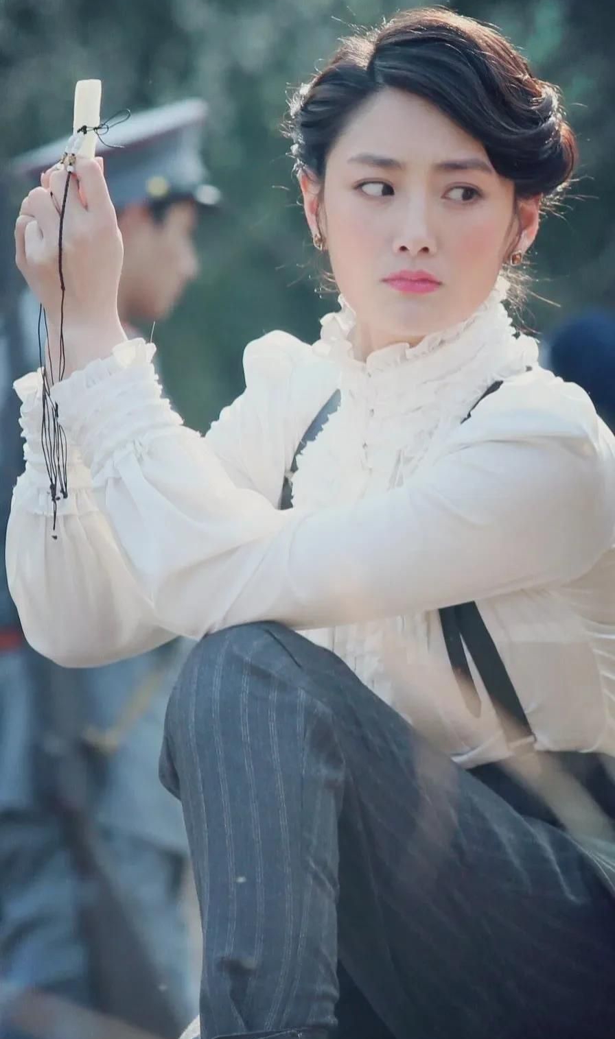 陈洁高清美丽写真,楚楚动人!__财经头条