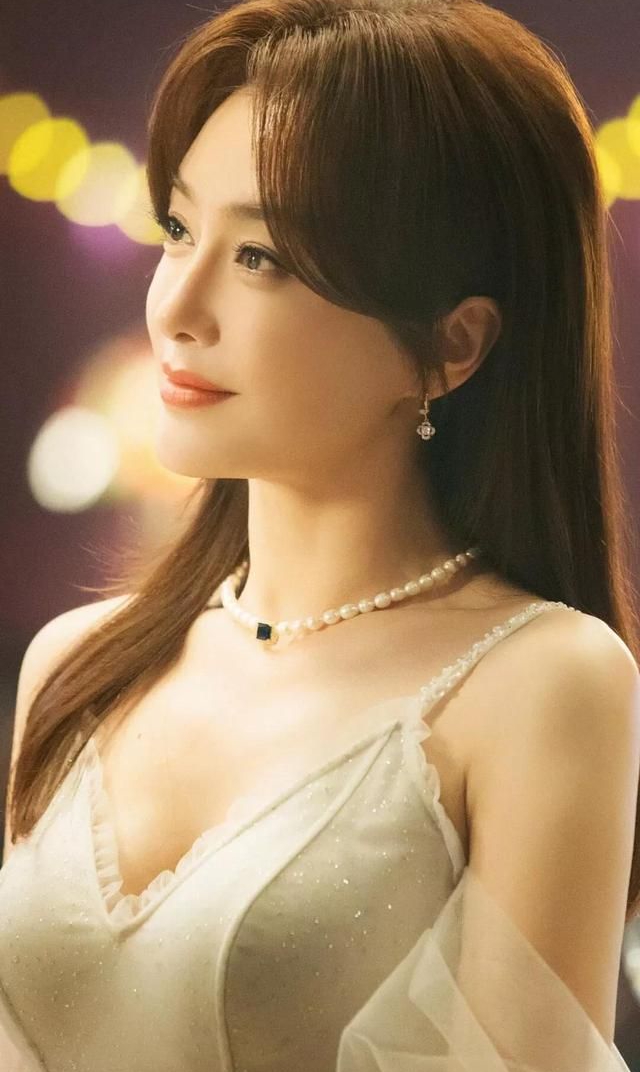 秦岚美艳绝伦颜值超群