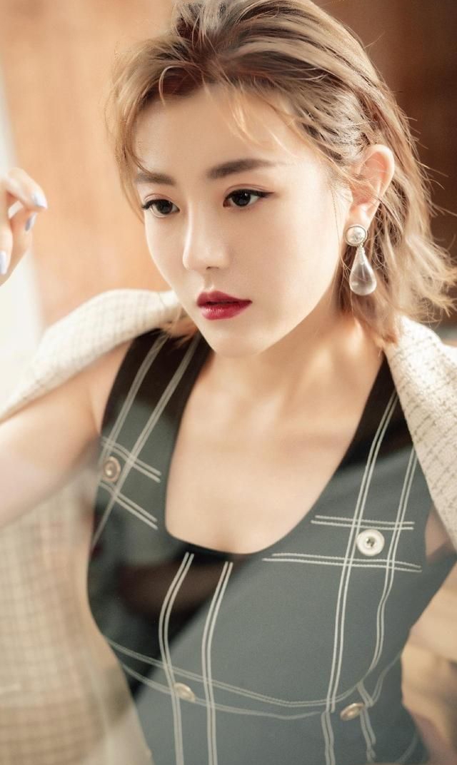 牟星的清纯美照优雅迷人