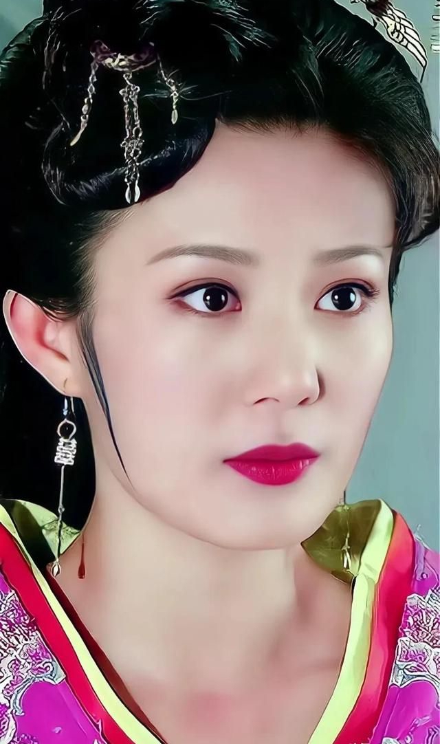 邬靖靖:天生丽质,美艳动人!